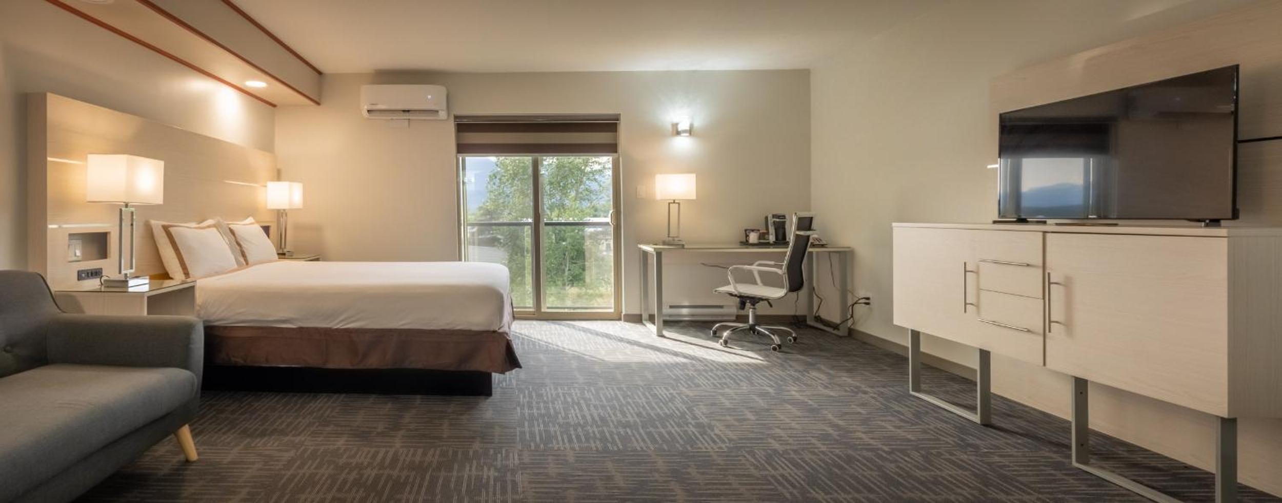 Queen Room - Disability Access - Photo 8
