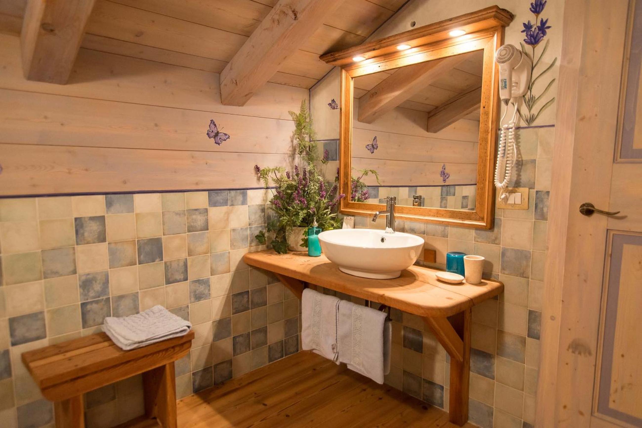 Double Room with Private Bathroom - Photo 8
