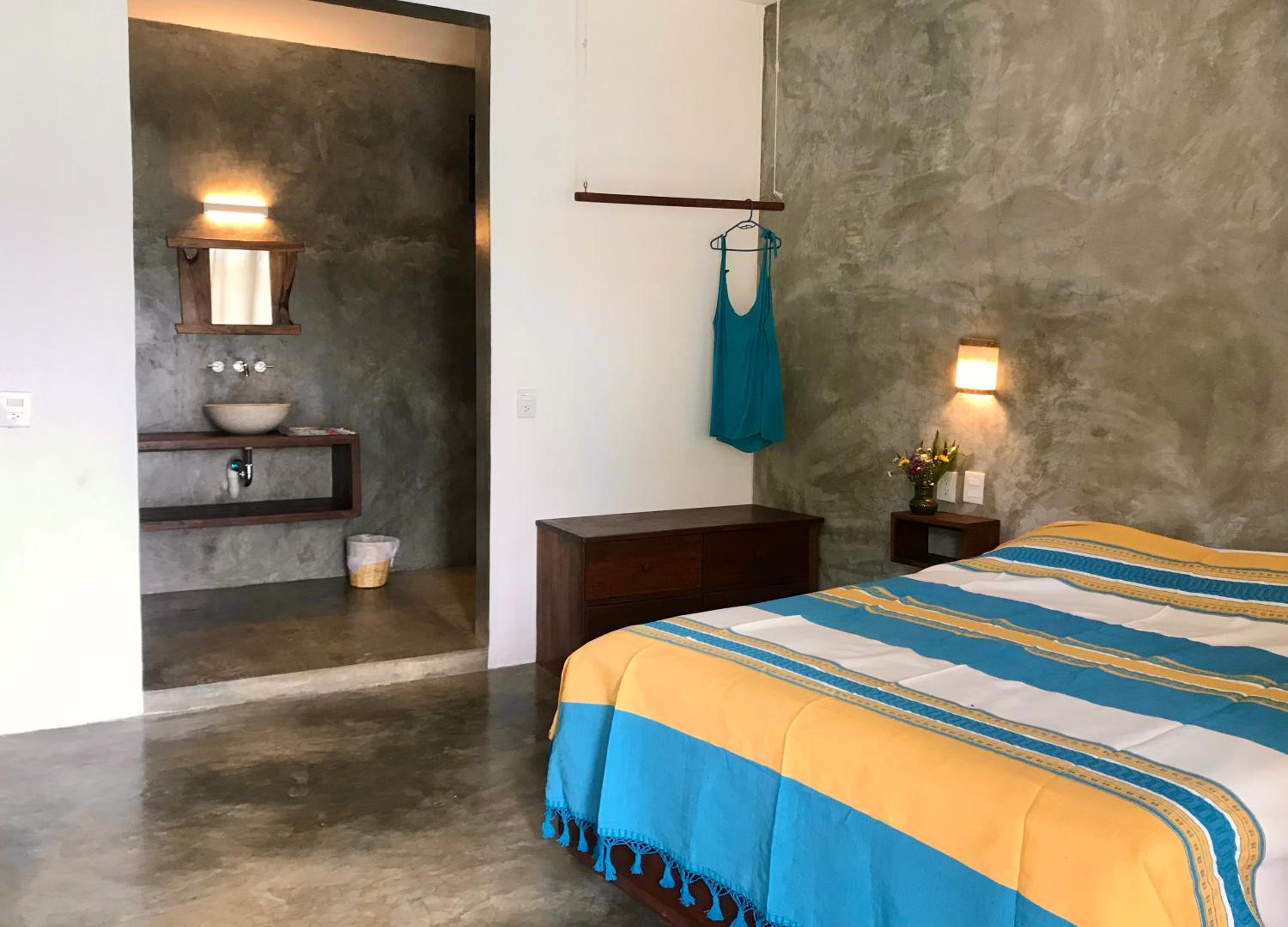 Queen Room with Pool View - Photo 39