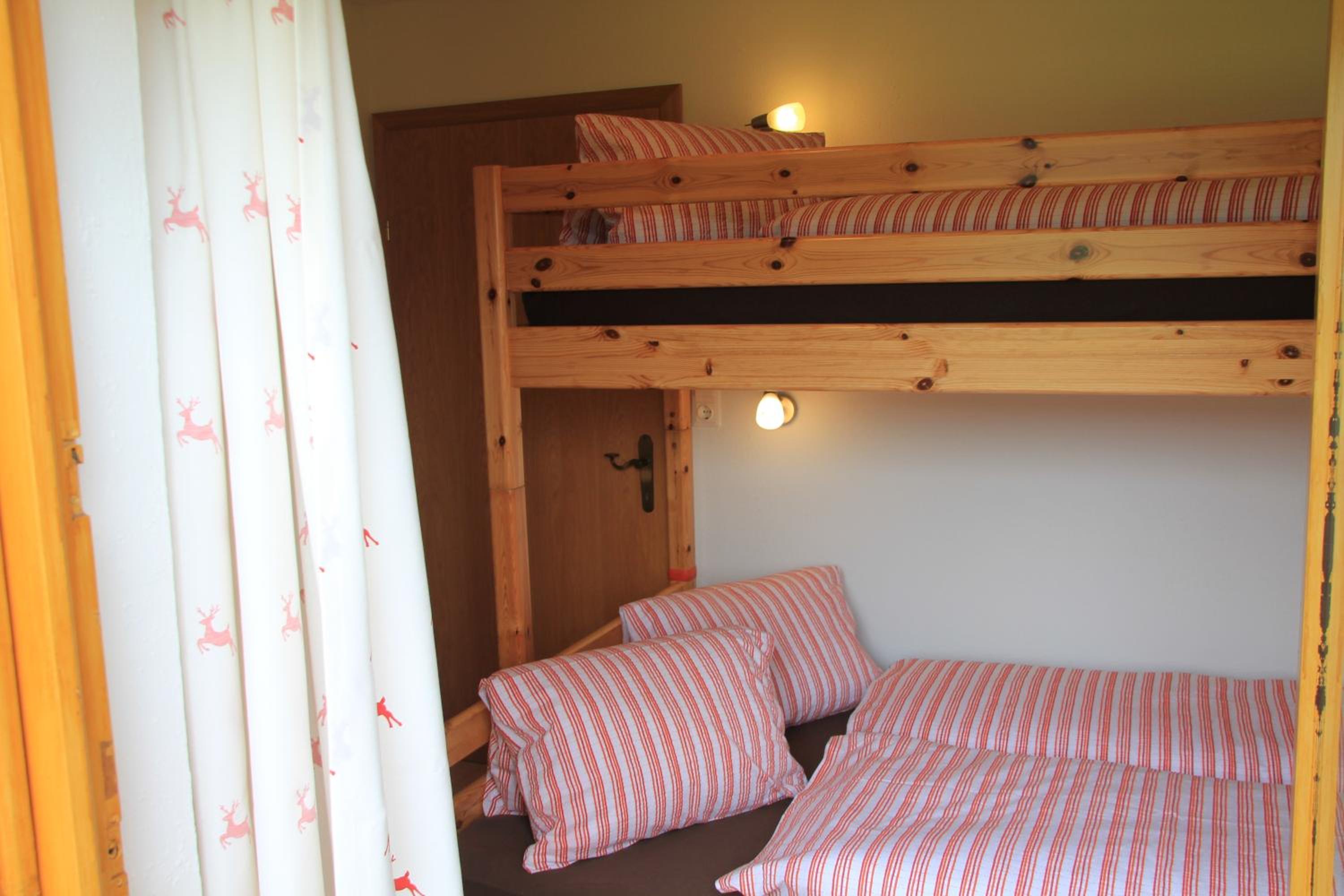 Two-Bedroom Apartment with Balcony photo 3