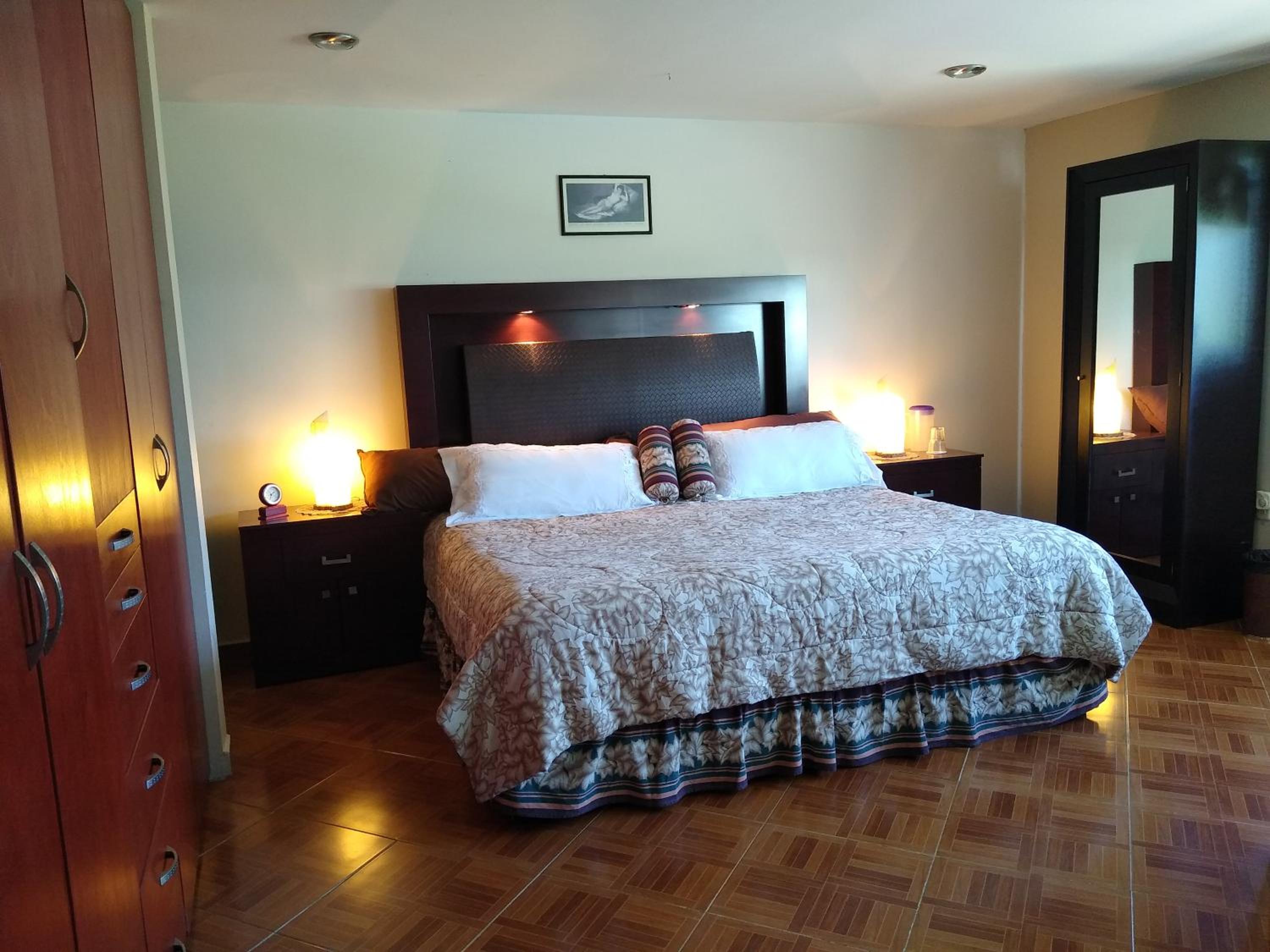 Deluxe King Room photo 1