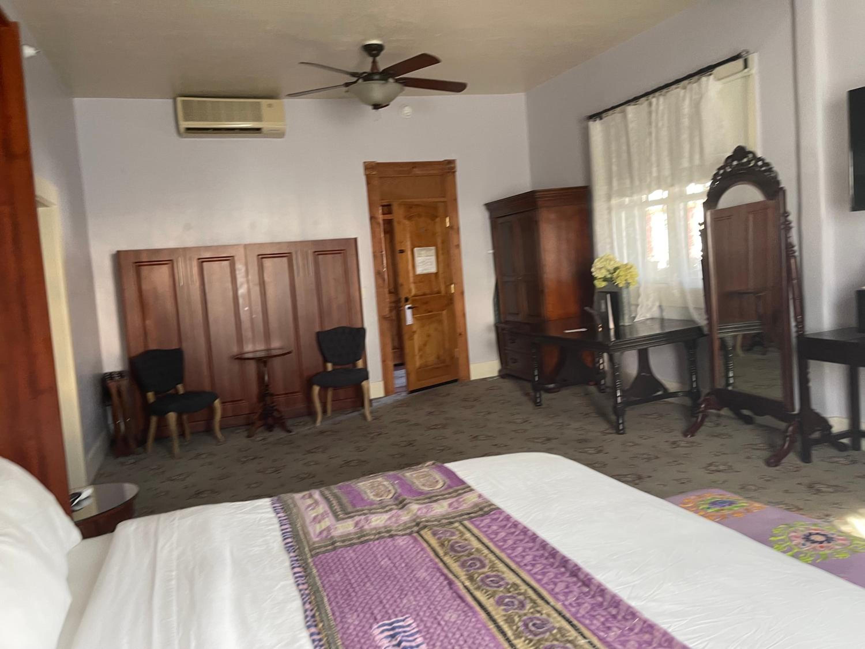 Deluxe King Room photo 3