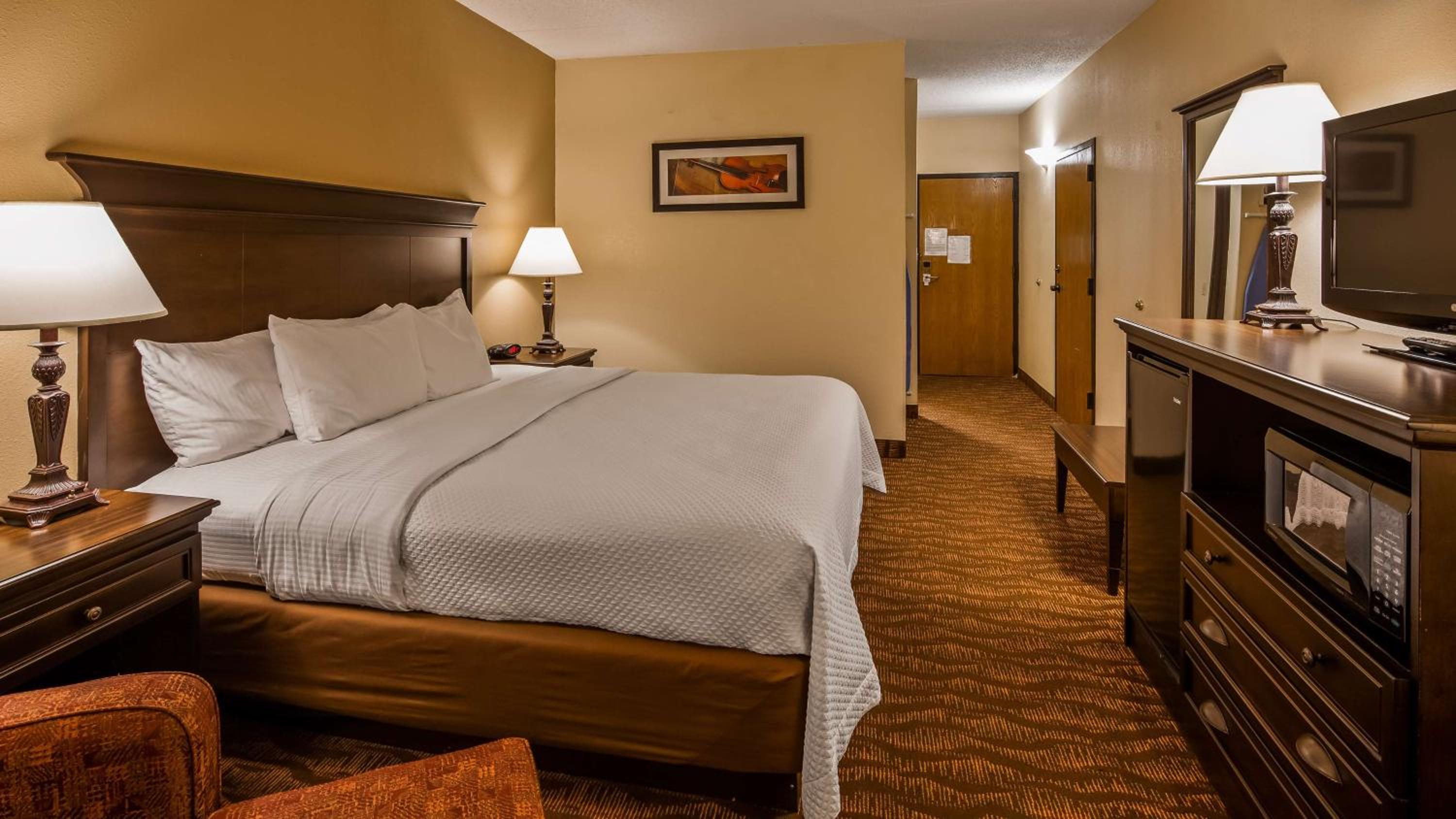 King Room - Non-Smoking - Photo 3