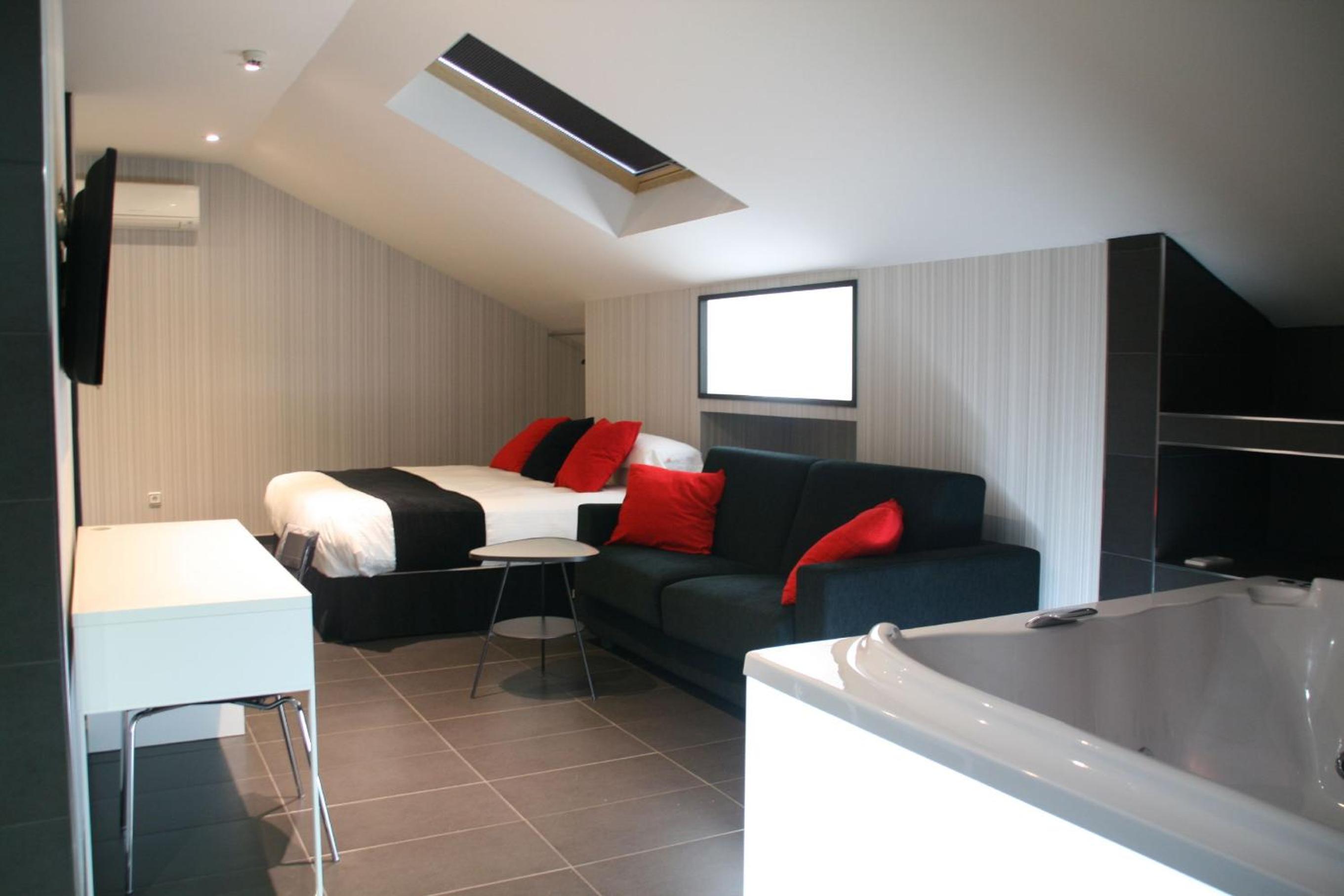 Suite - Photo 4