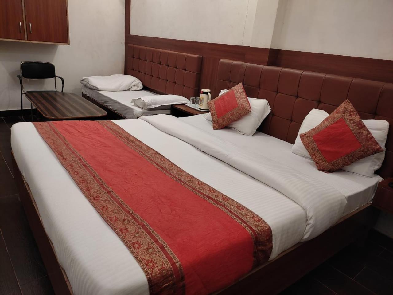 Standard Double Room - Photo 8