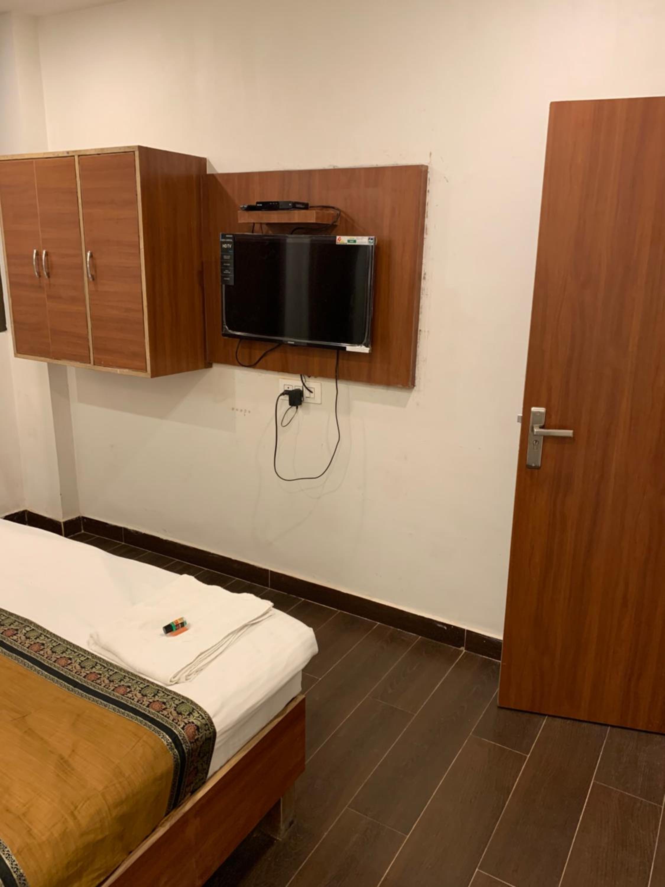 Standard Double Room - Photo 19