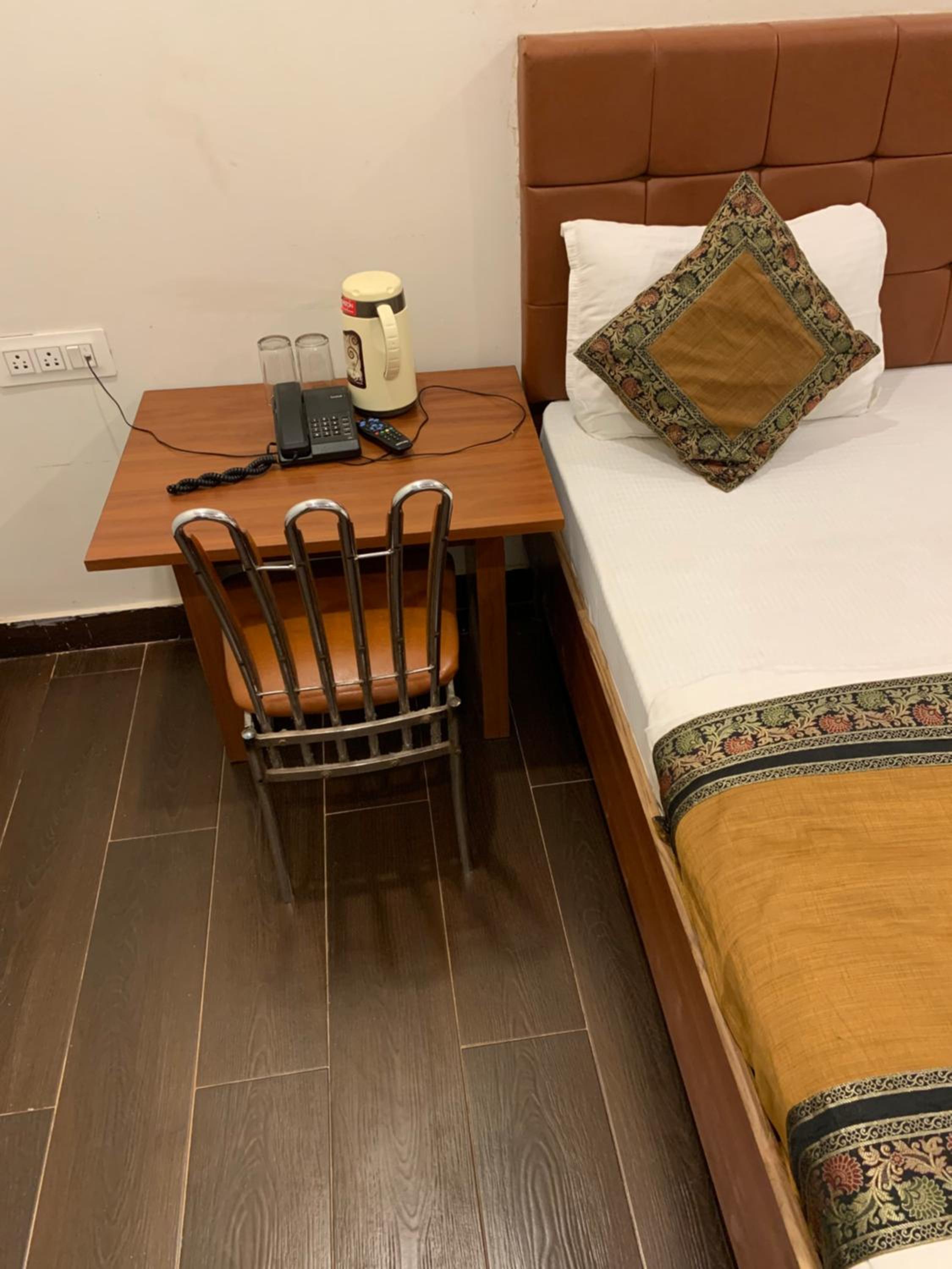 Standard Double Room - Photo 18