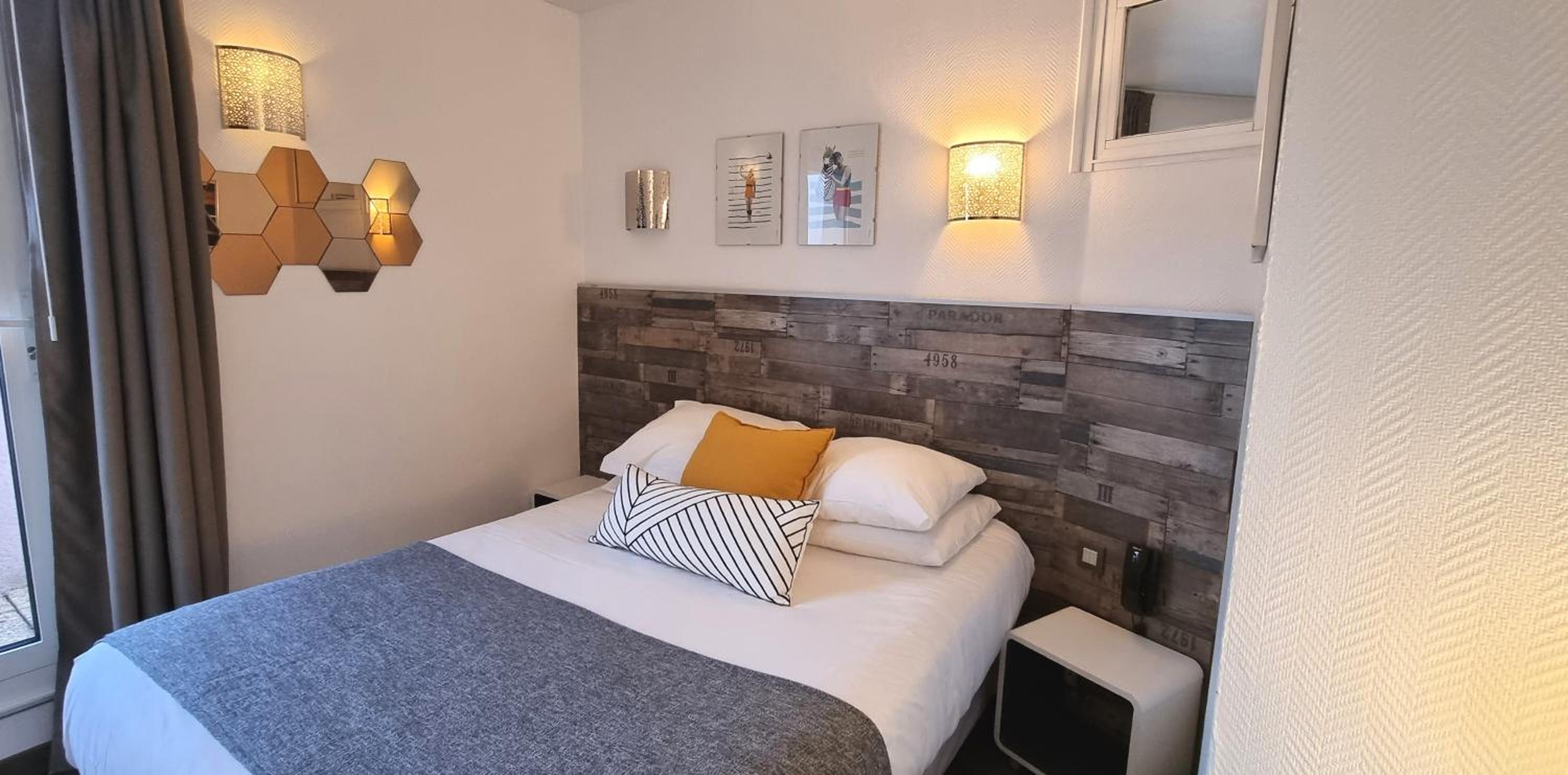 Standard Double Room - Photo 3