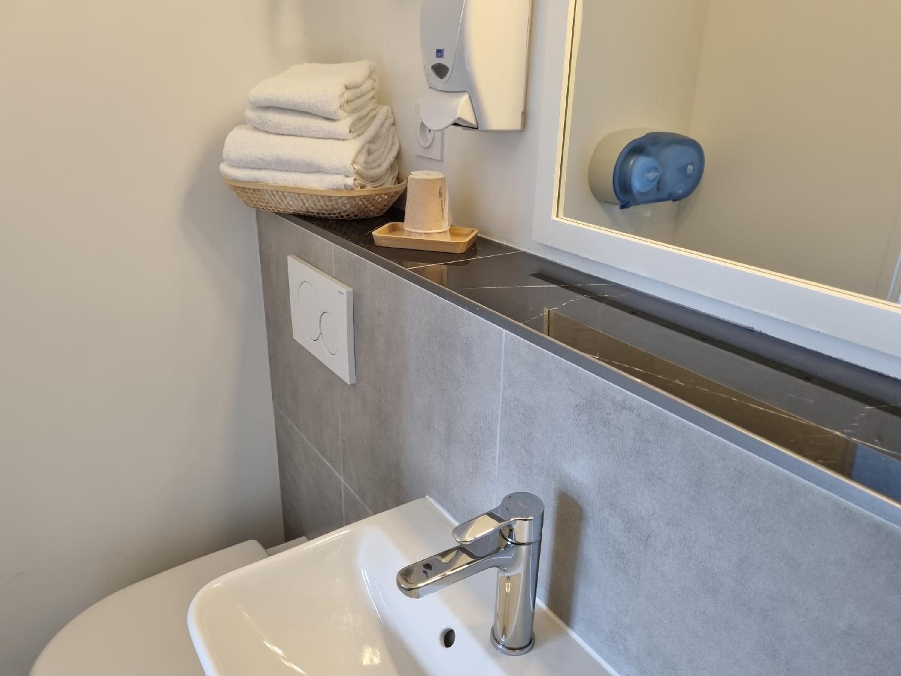 Confort Double or Twin Room - Photo 3