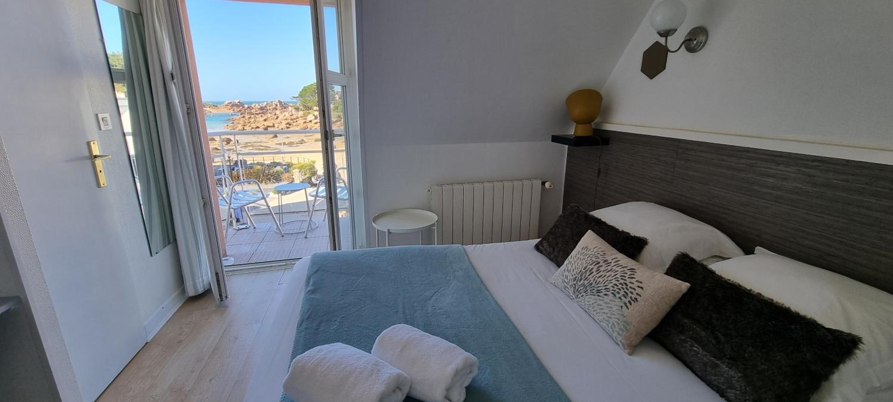 Double Room with Sea View - Photo 1