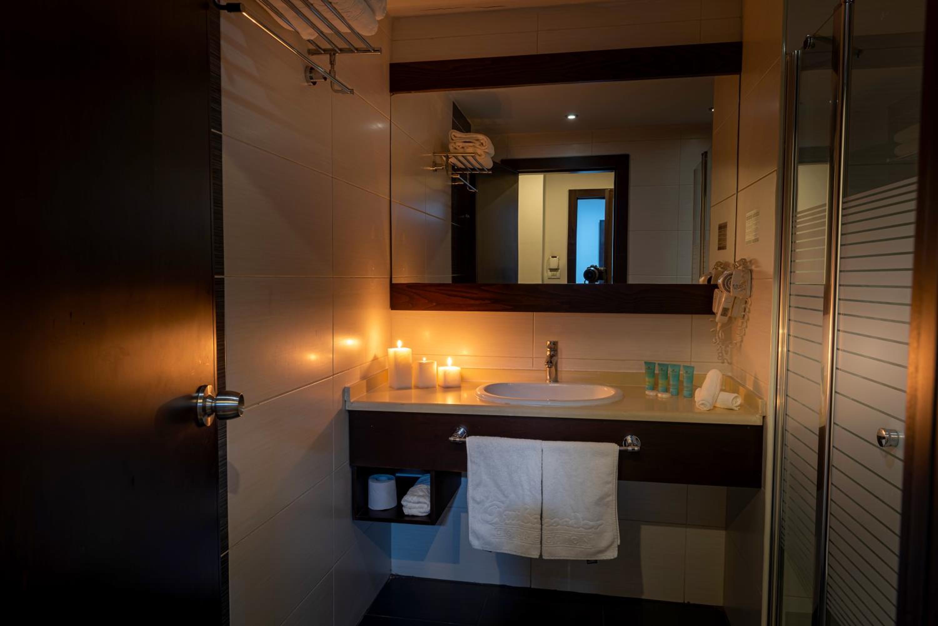 Standard Twin Room photo 3