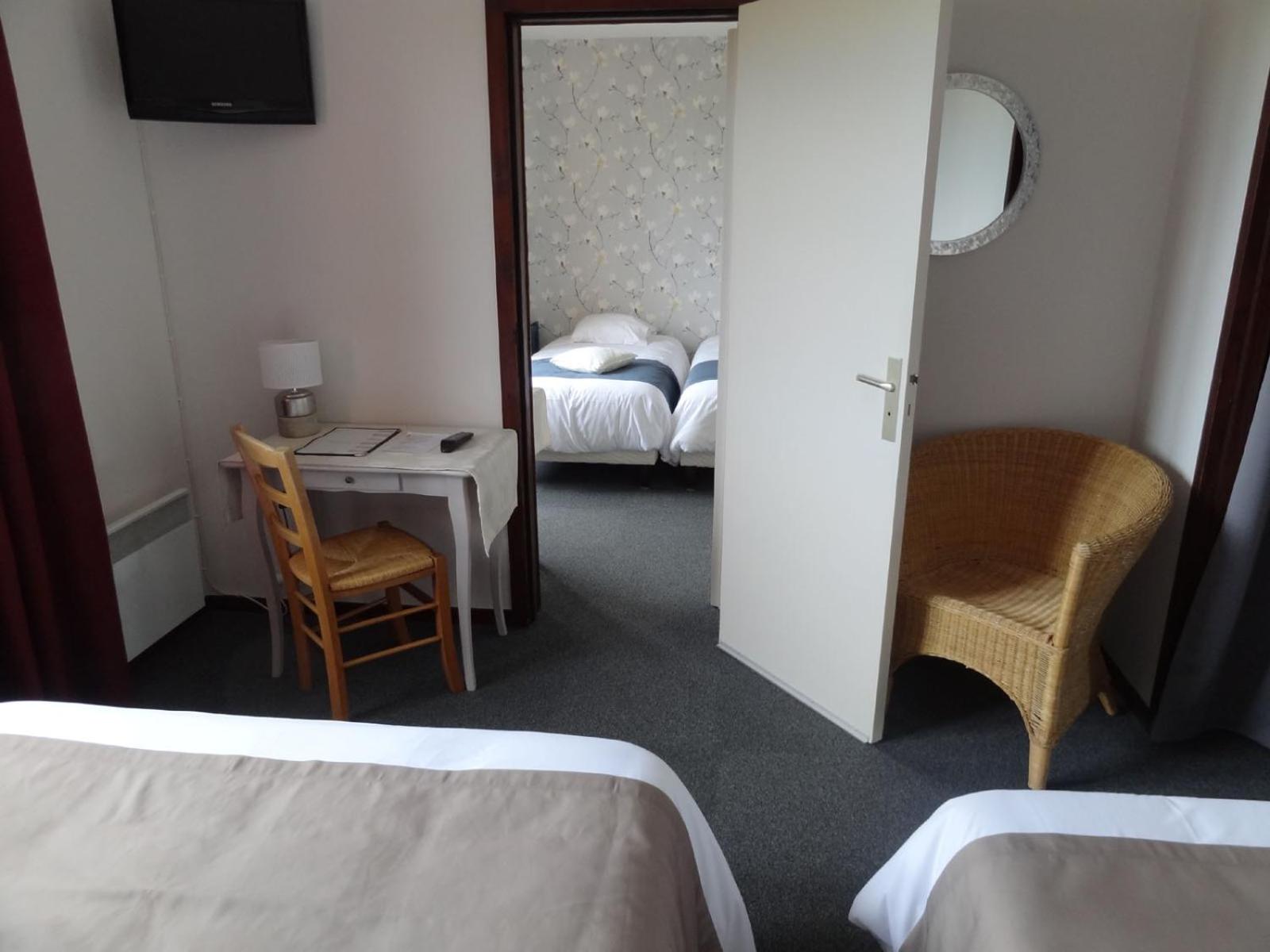 Family Room (2 Adults with 2 Children under 12 years olds) - Photo 3