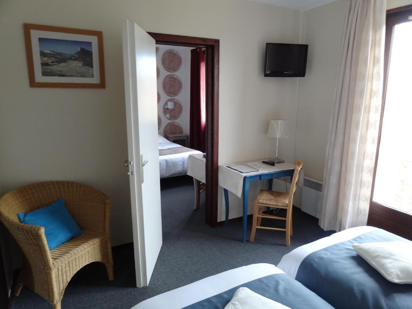 Family Room (2 Adults with 2 Children under 12 years olds) - Photo 6