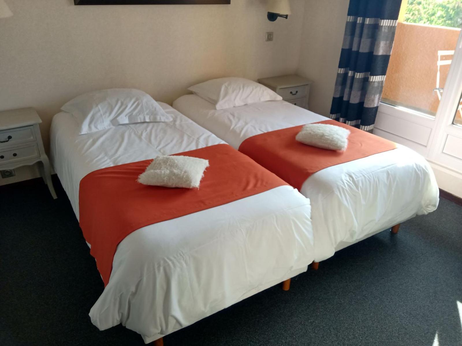 Grand Comfort Twin Room - Photo 1