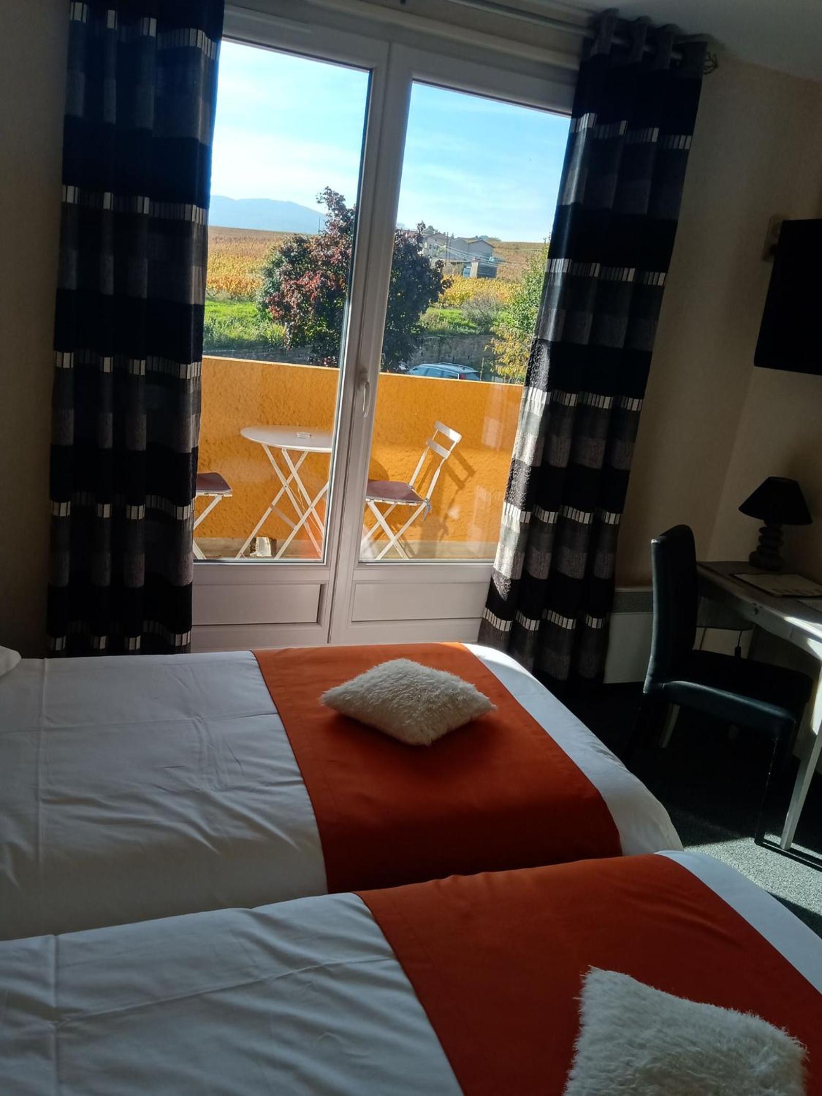 Grand Comfort Twin Room - Photo 4