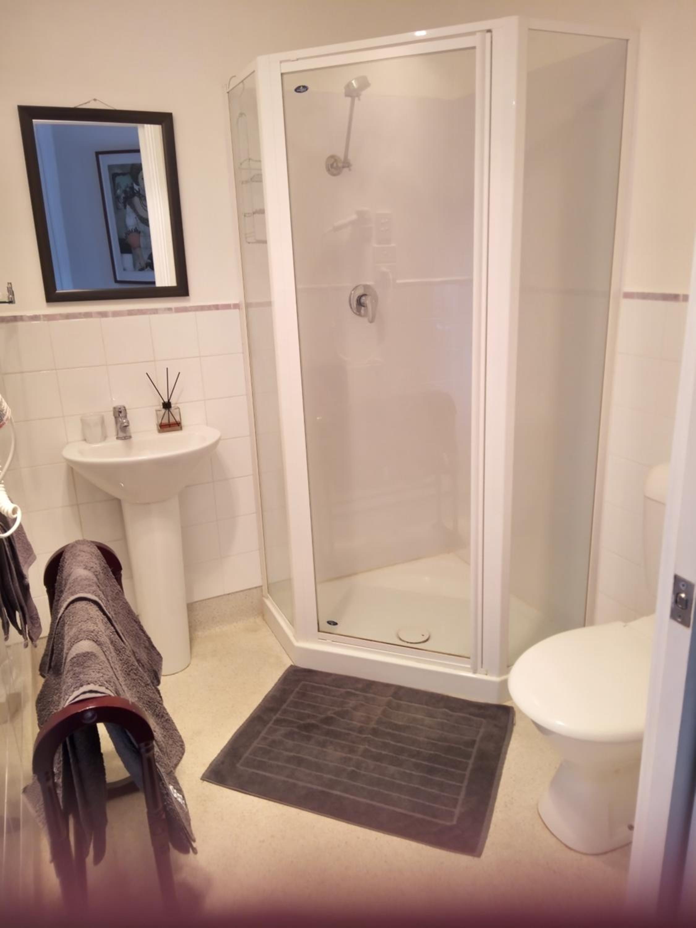 Deluxe Double Room (2 Adults + 1 Child) photo 3