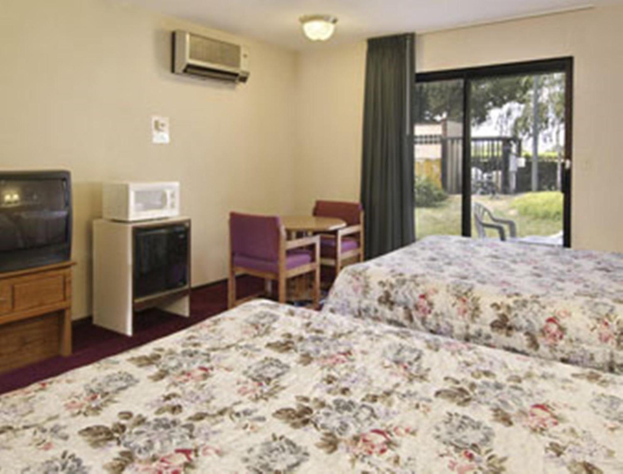 Travelodge by Wyndham Turlock