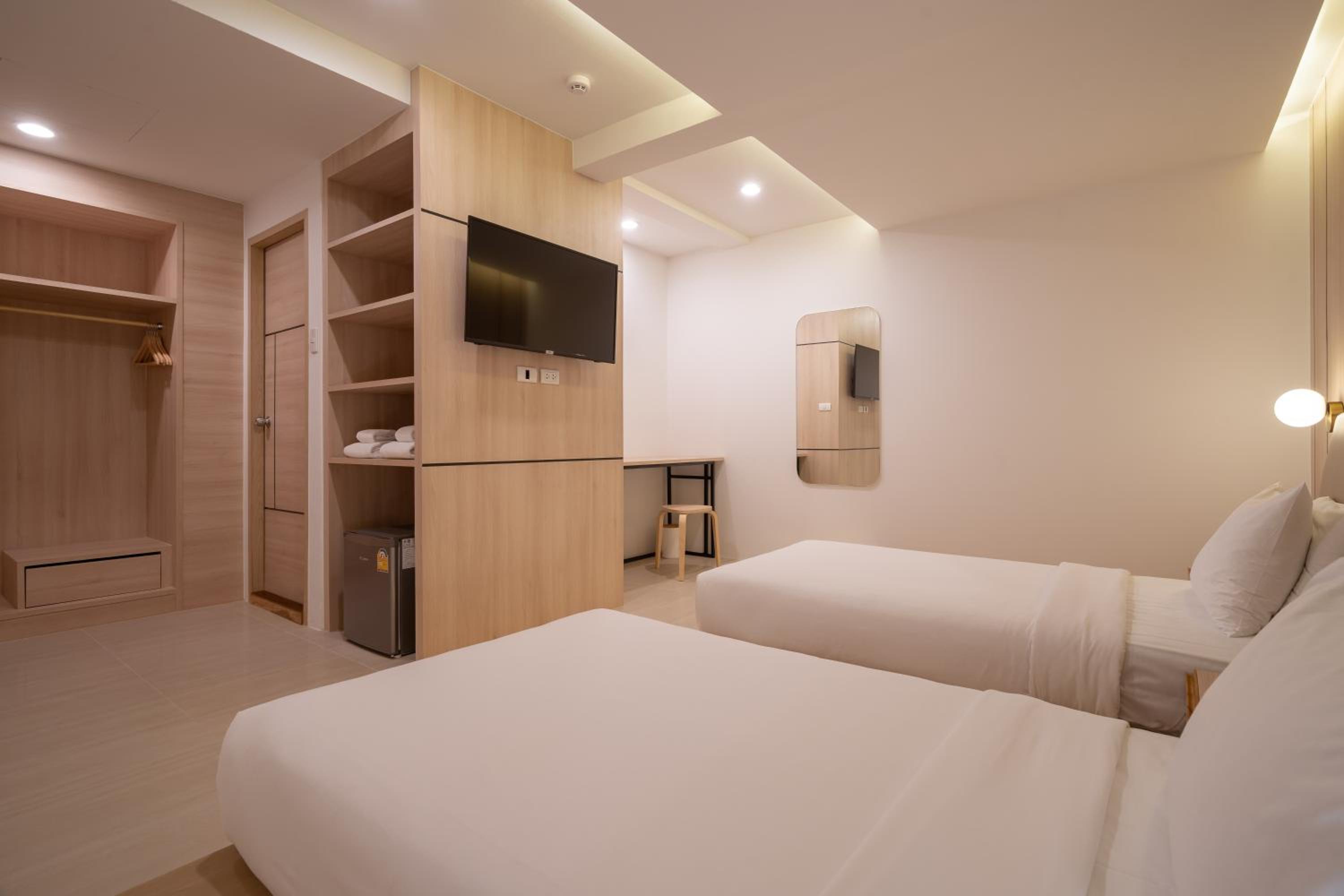 Studio Twin Room - No Window - Photo 3