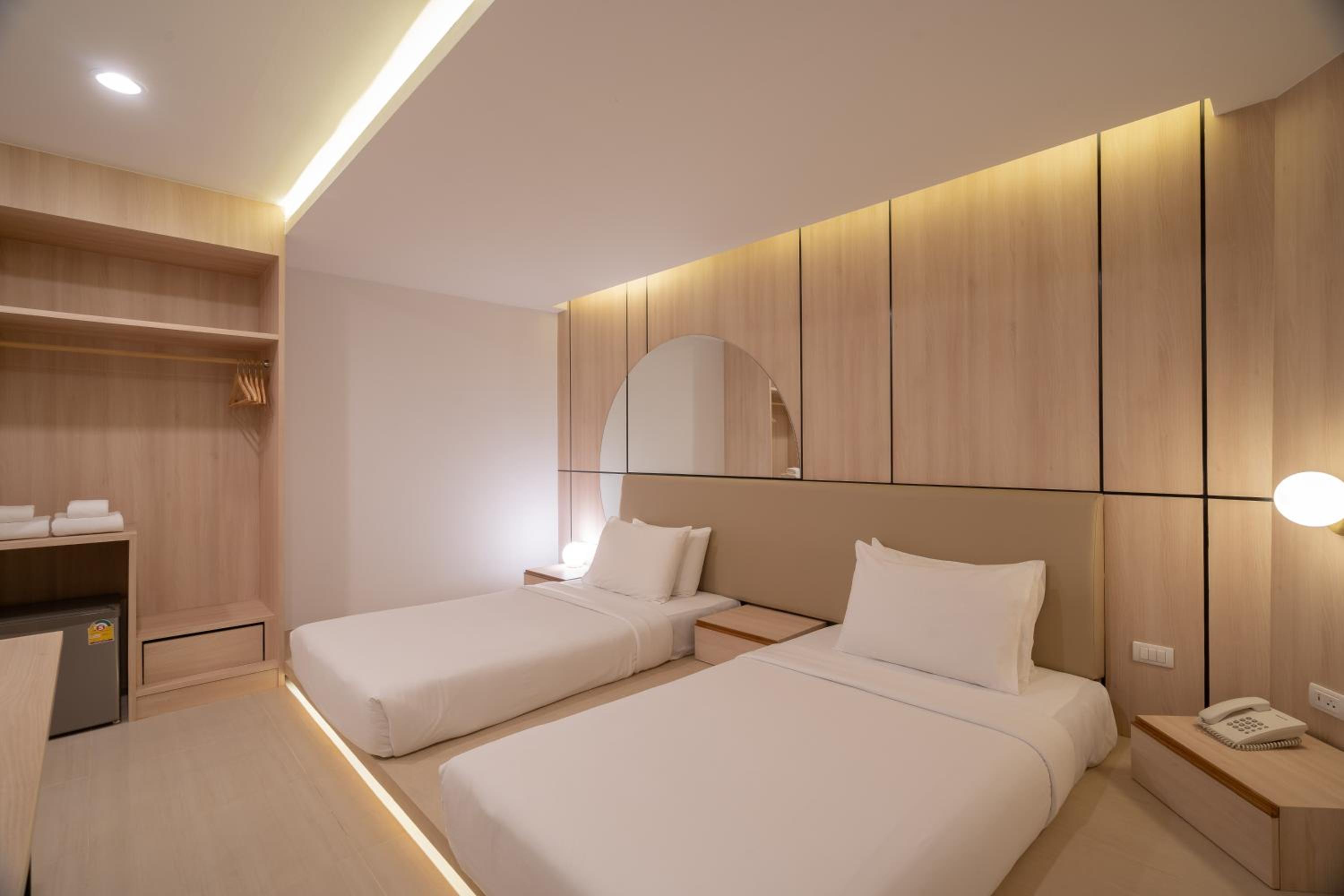Studio Twin Room - No Window - Photo 1