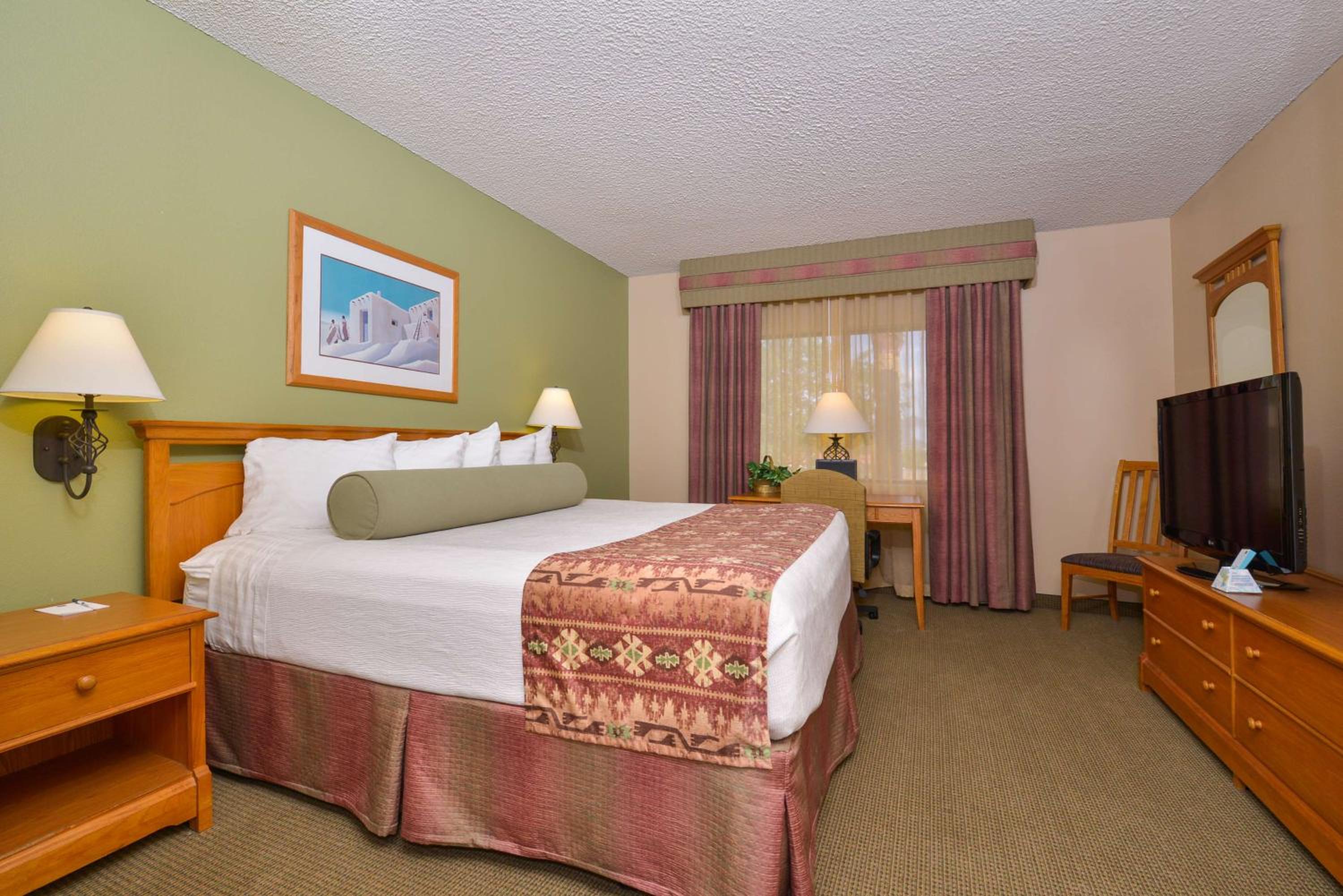 King Suite with Sofa Bed and Balcony - Kitchenette