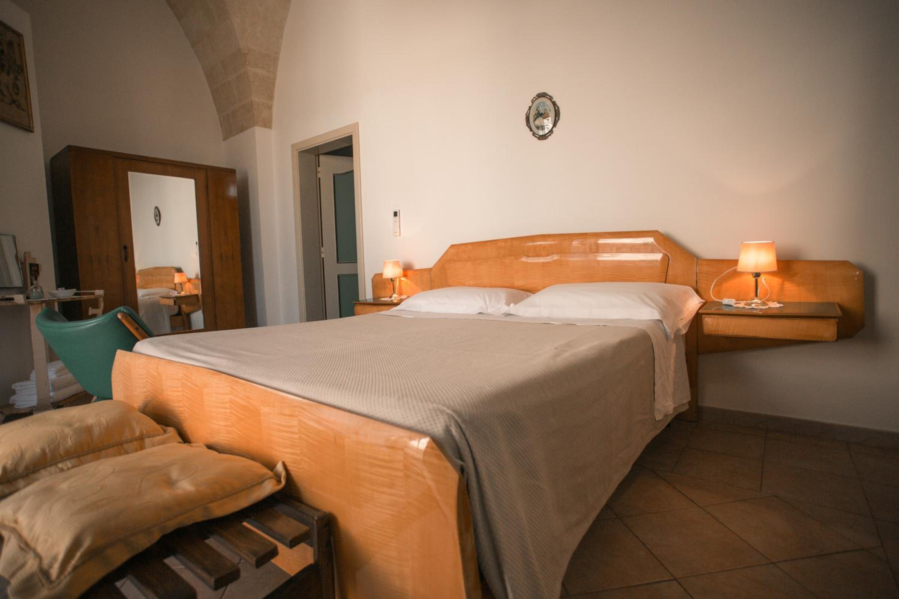 Double Room with Balcony - Photo 18