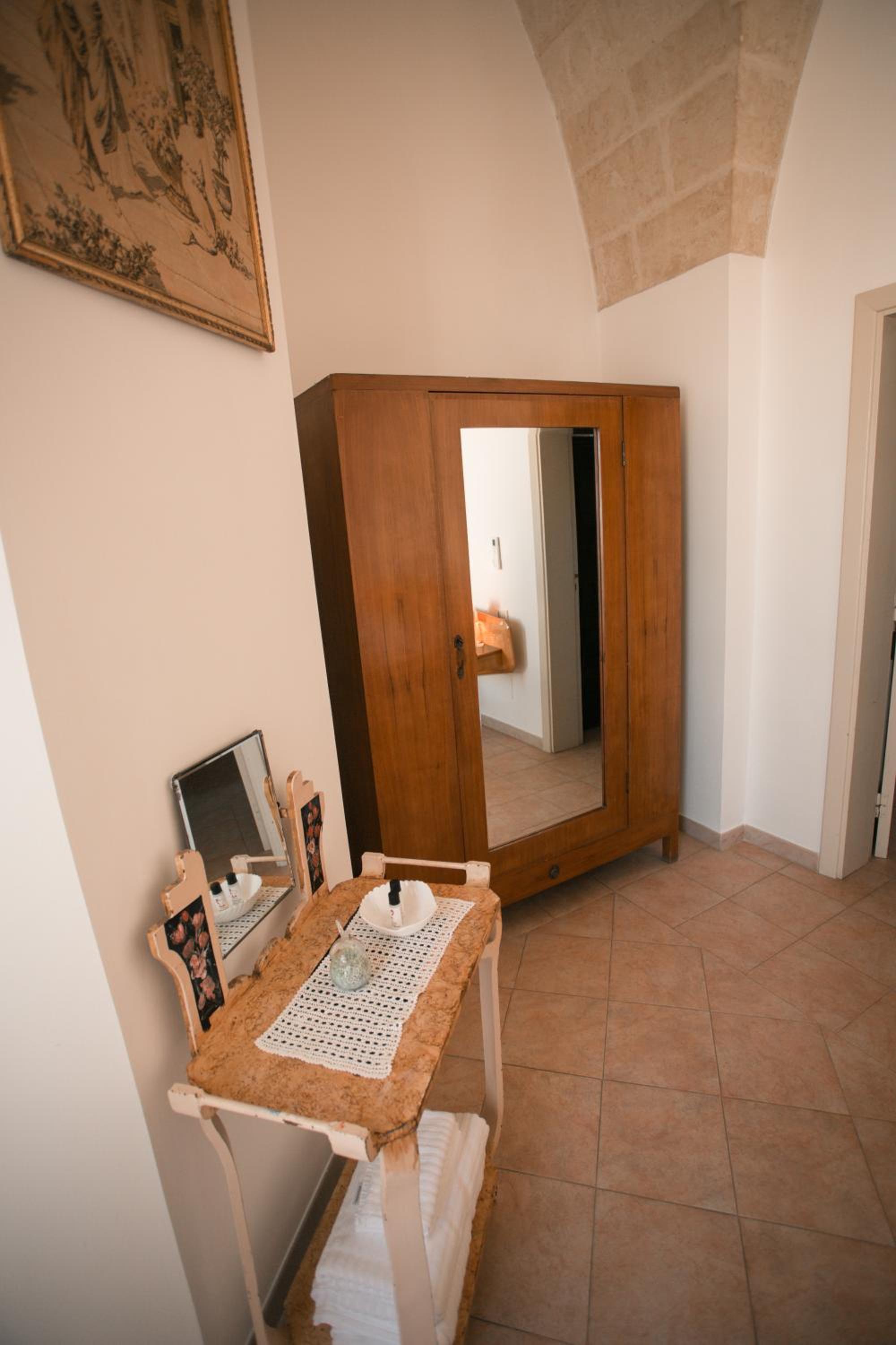 Double Room with Balcony - Photo 4