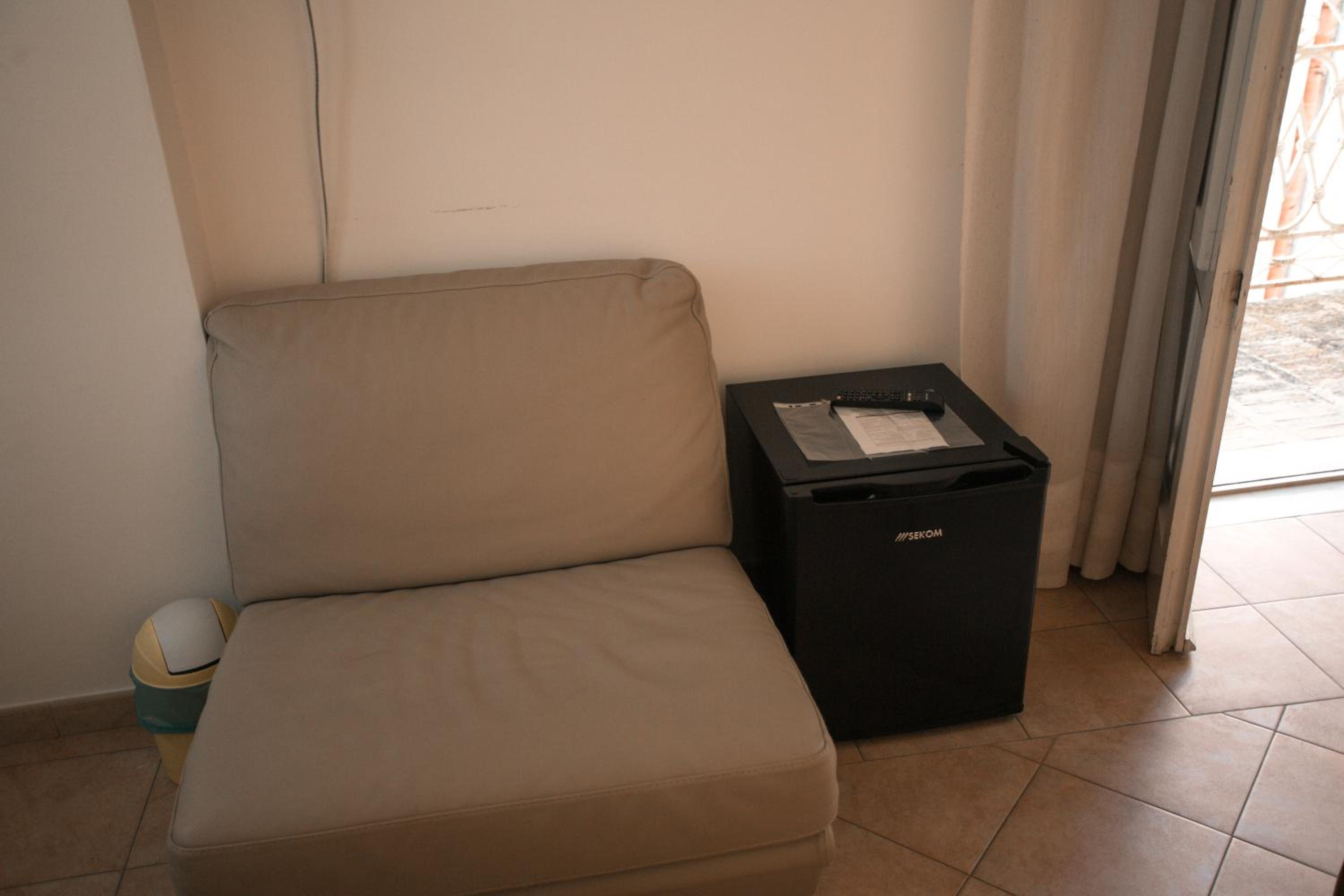 Double Room with Balcony - Photo 5
