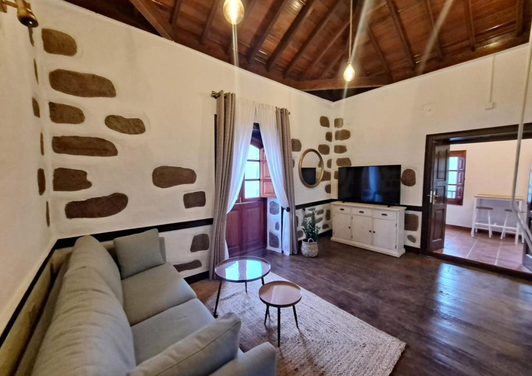 One-Bedroom House photo 2
