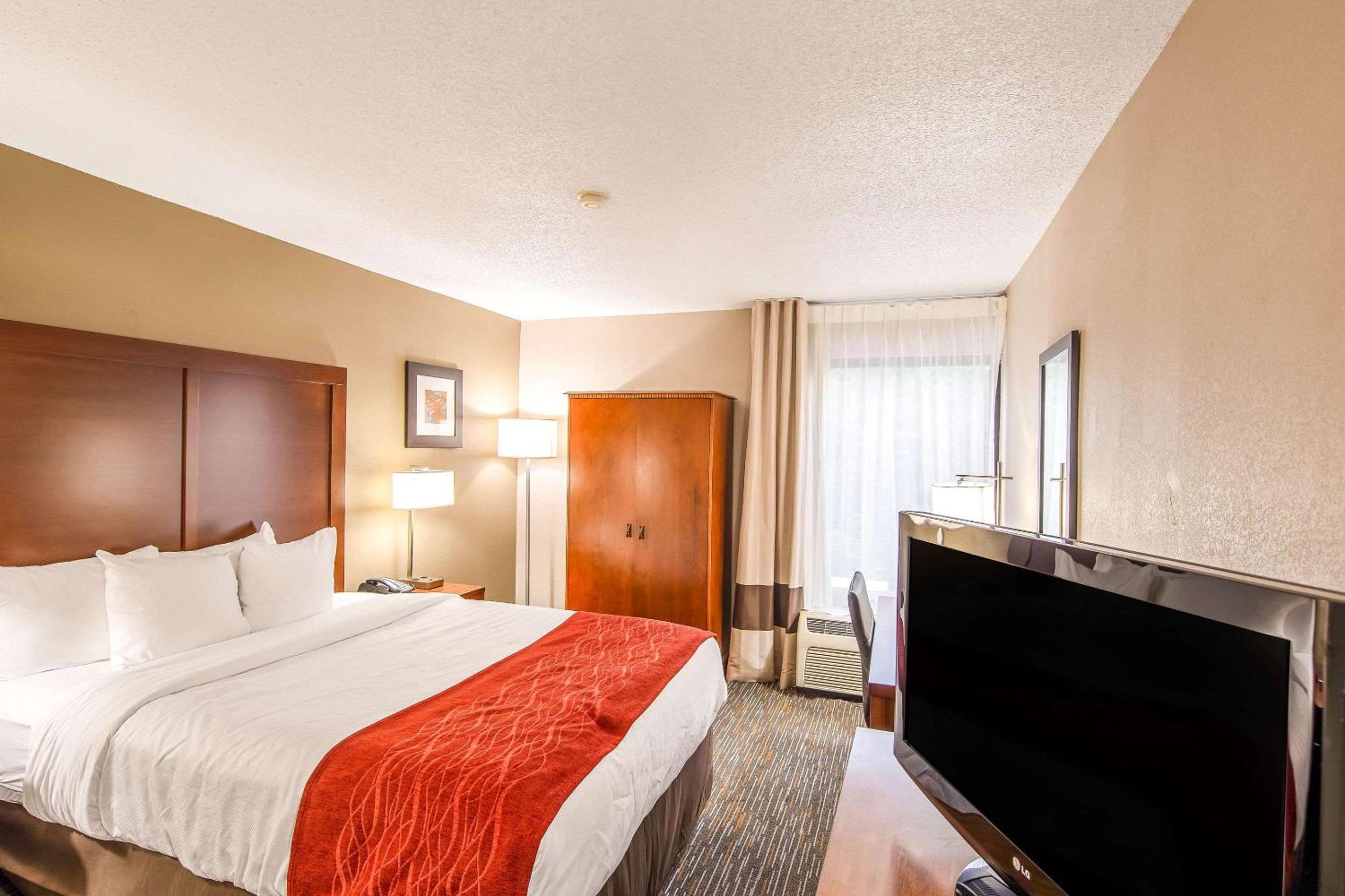 King Room - Non-Smoking - Photo 1