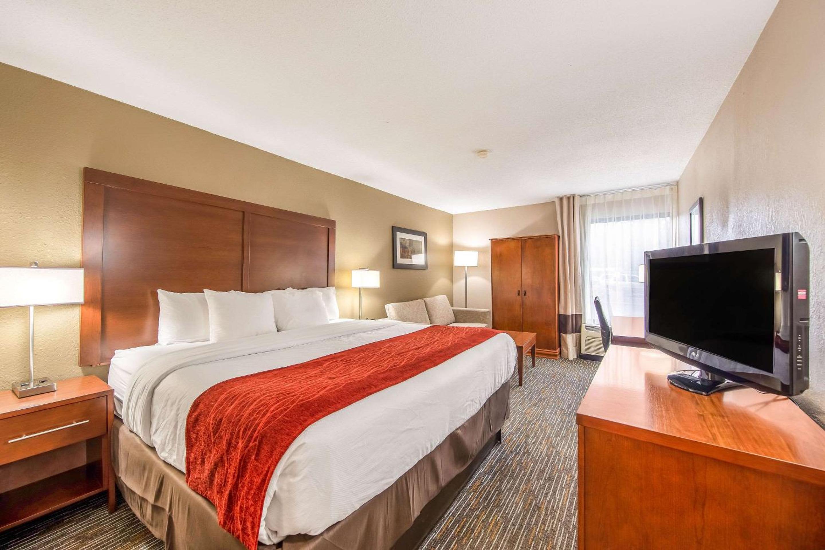 Superior King Room - Non-Smoking - Photo 1
