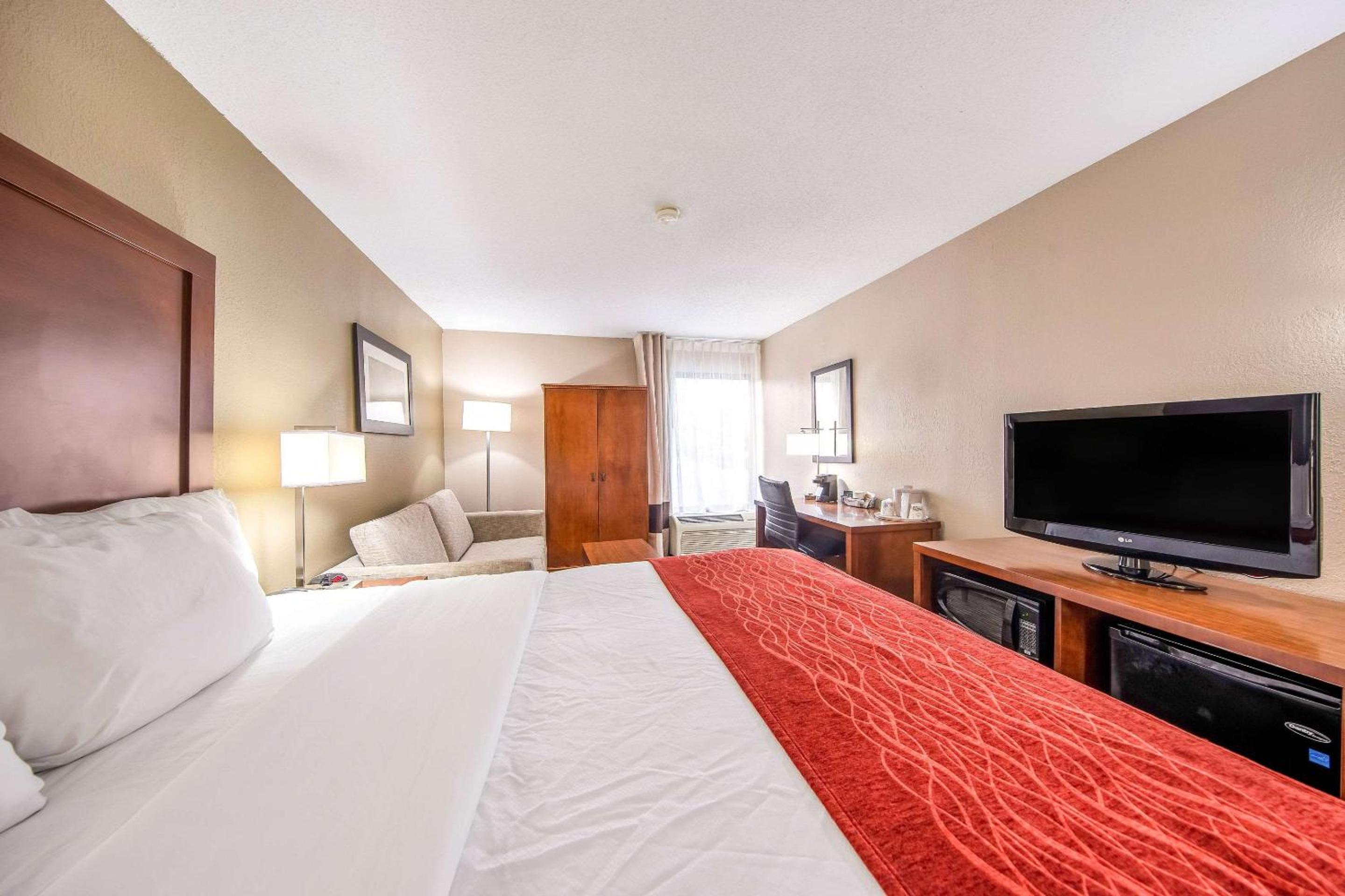 Superior King Room - Non-Smoking - Photo 5