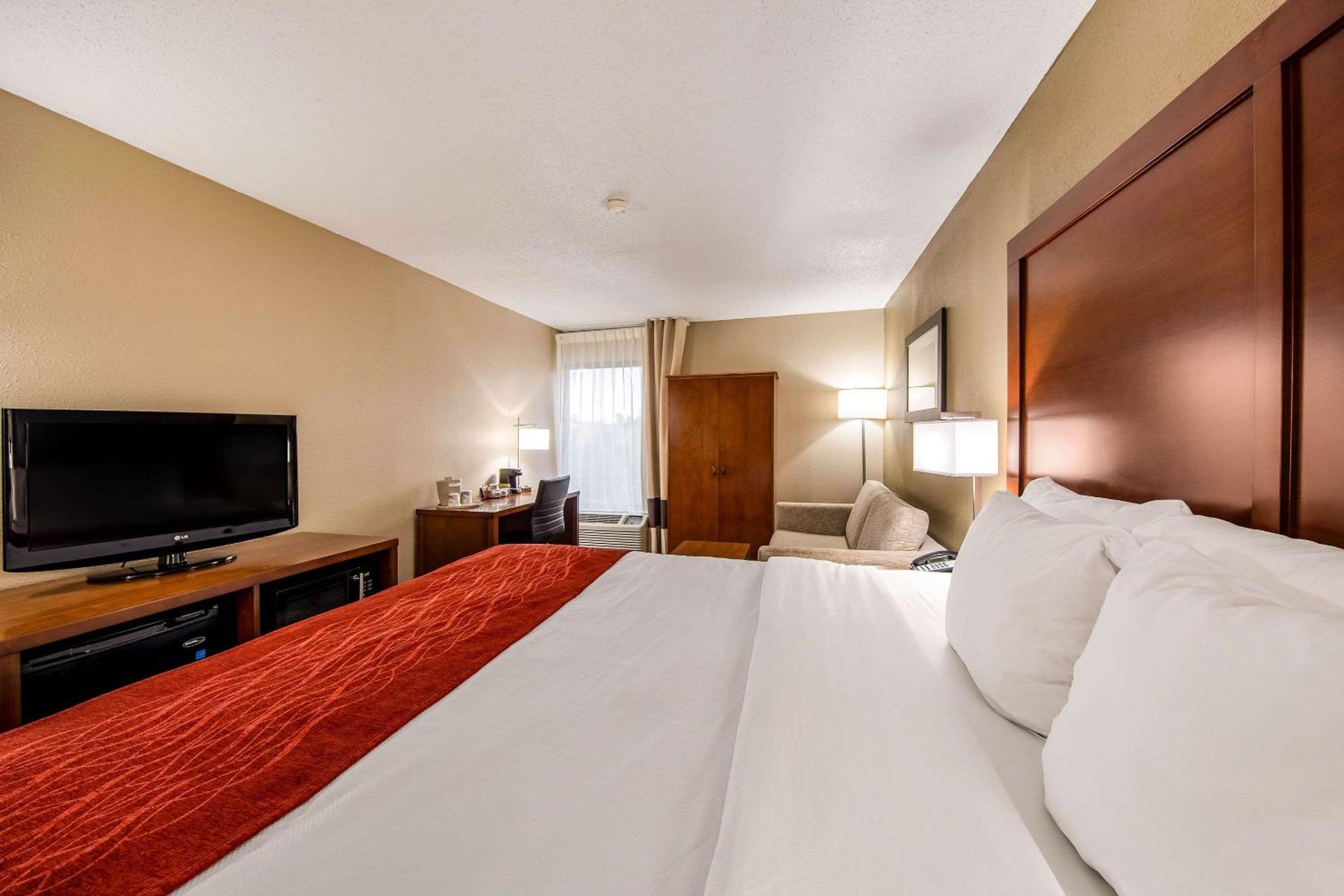 Superior King Room - Non-Smoking - Photo 2