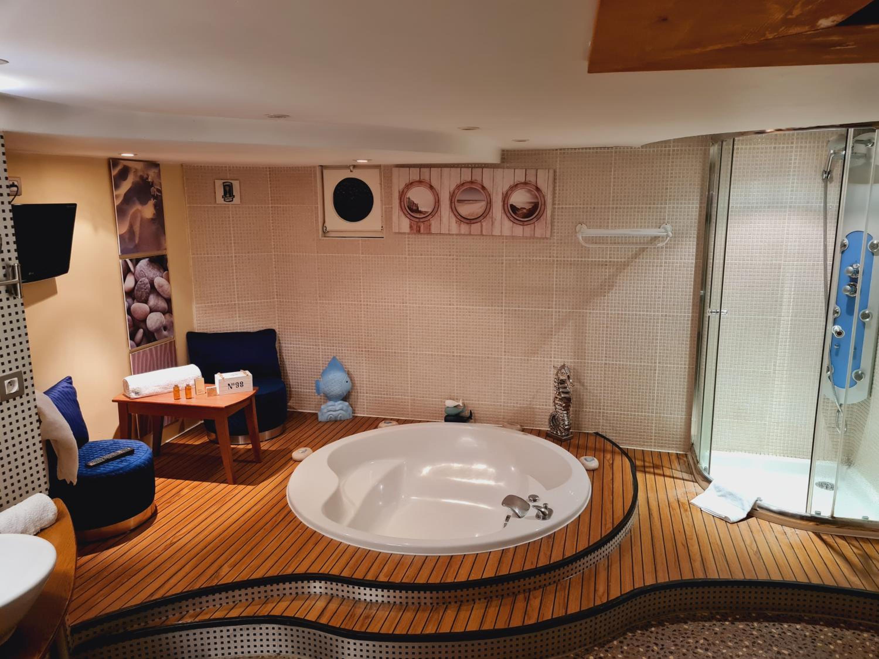 Chambre Double Deluxe avec Baignoire Chambre Double Deluxe avec Baignoire