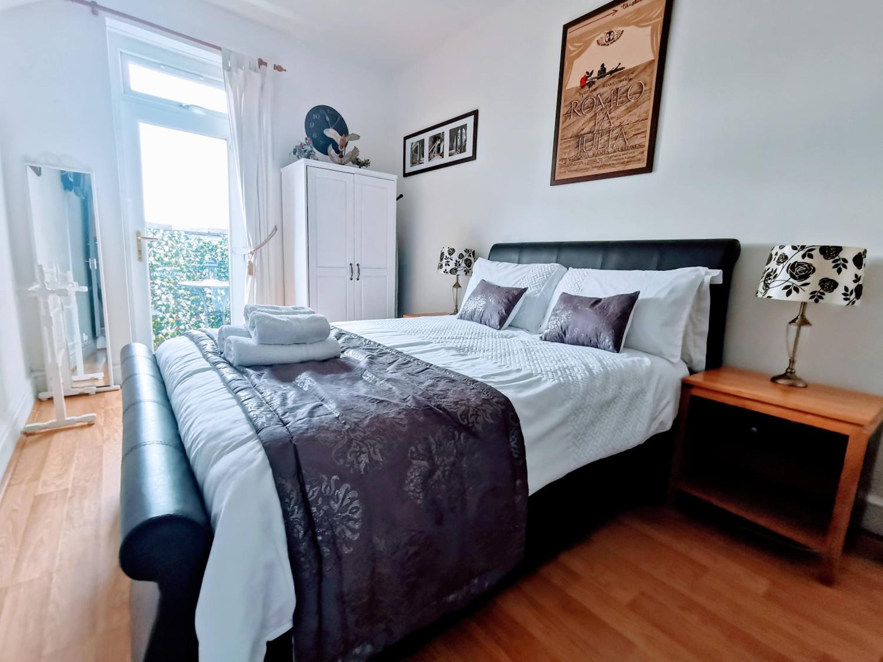 Two-Bedroom Apartment - Photo 34