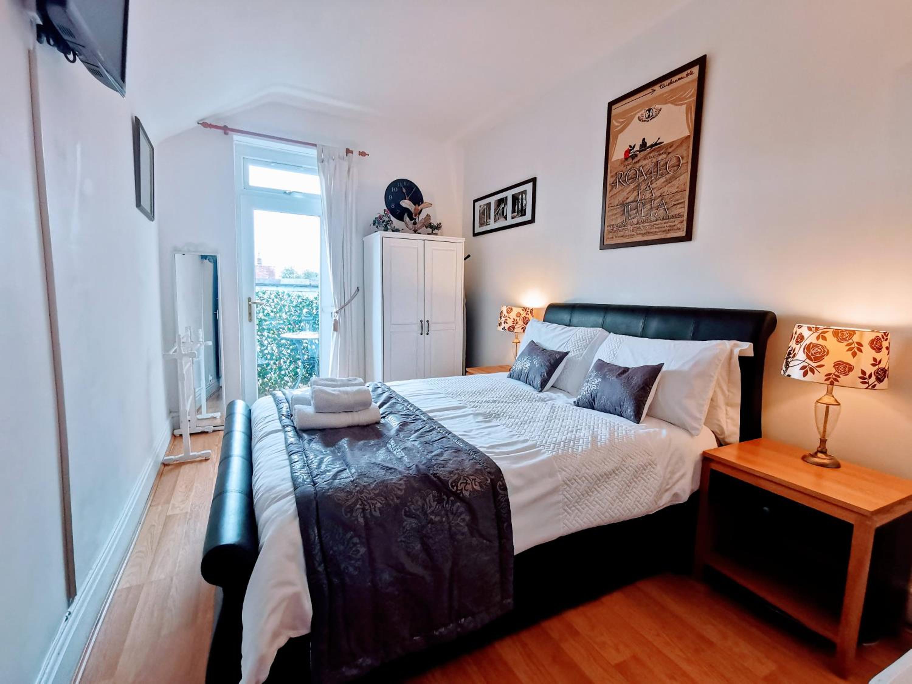 Two-Bedroom Apartment - Photo 35