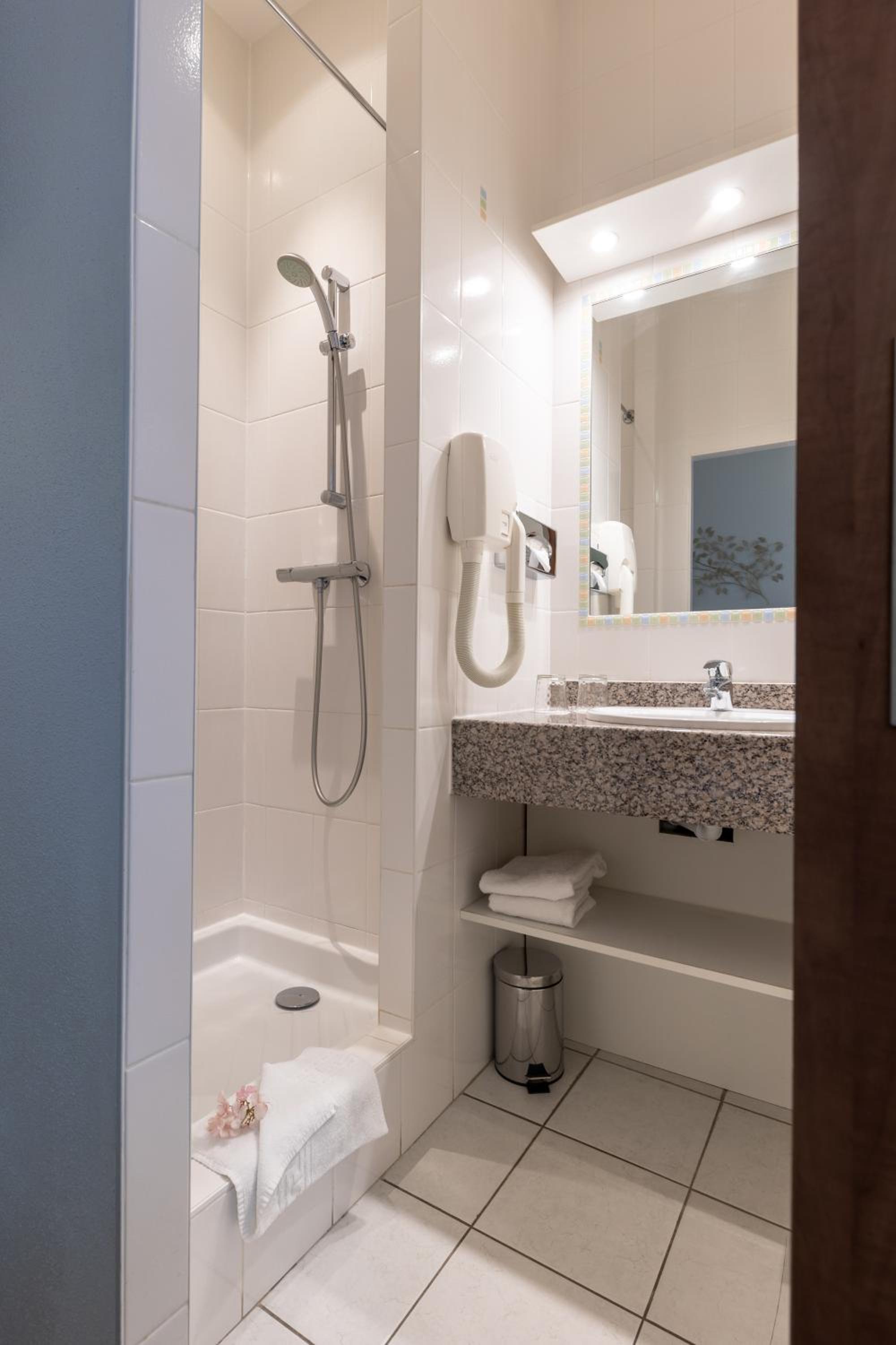 Double Room - Photo 2