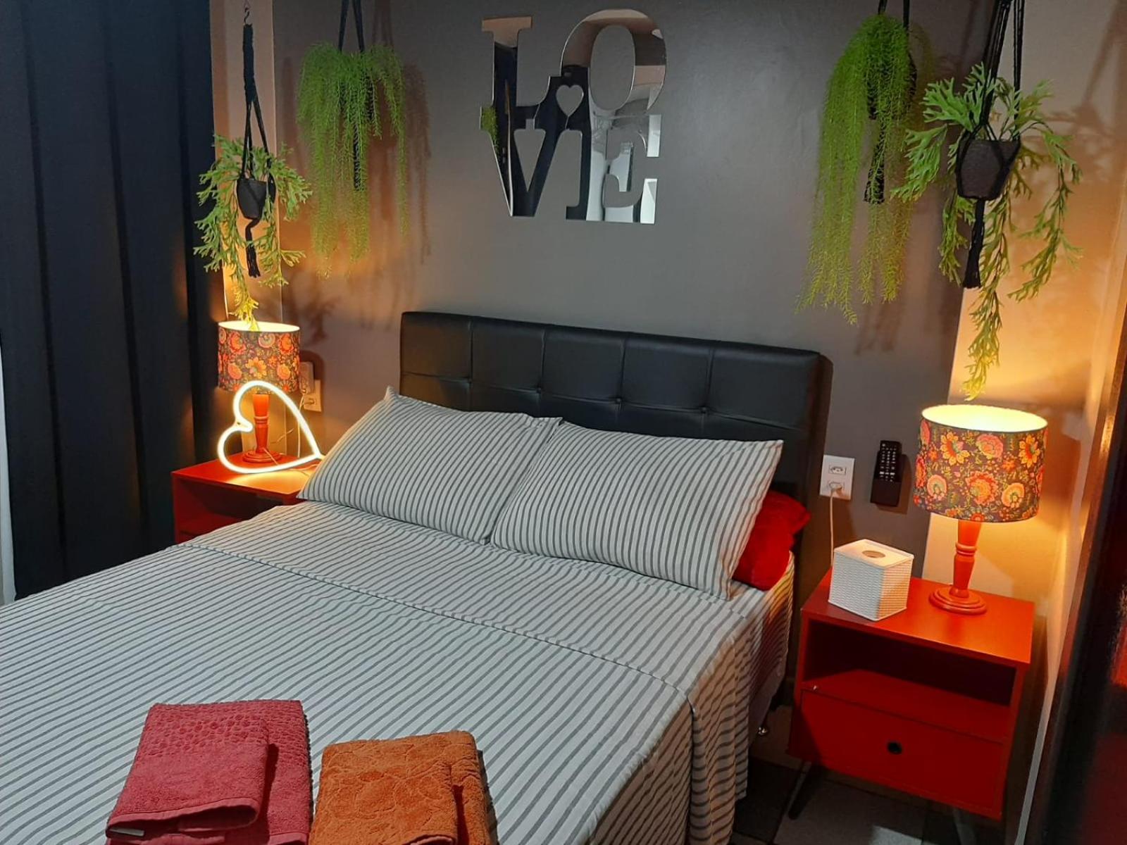 Budget Double Room - Photo 23
