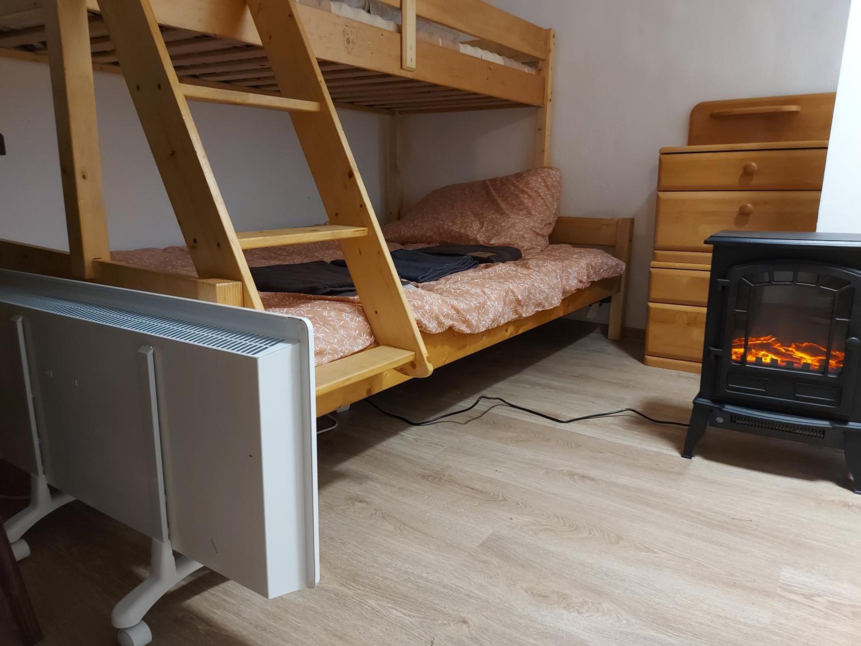 One-Bedroom Apartment - Photo 6