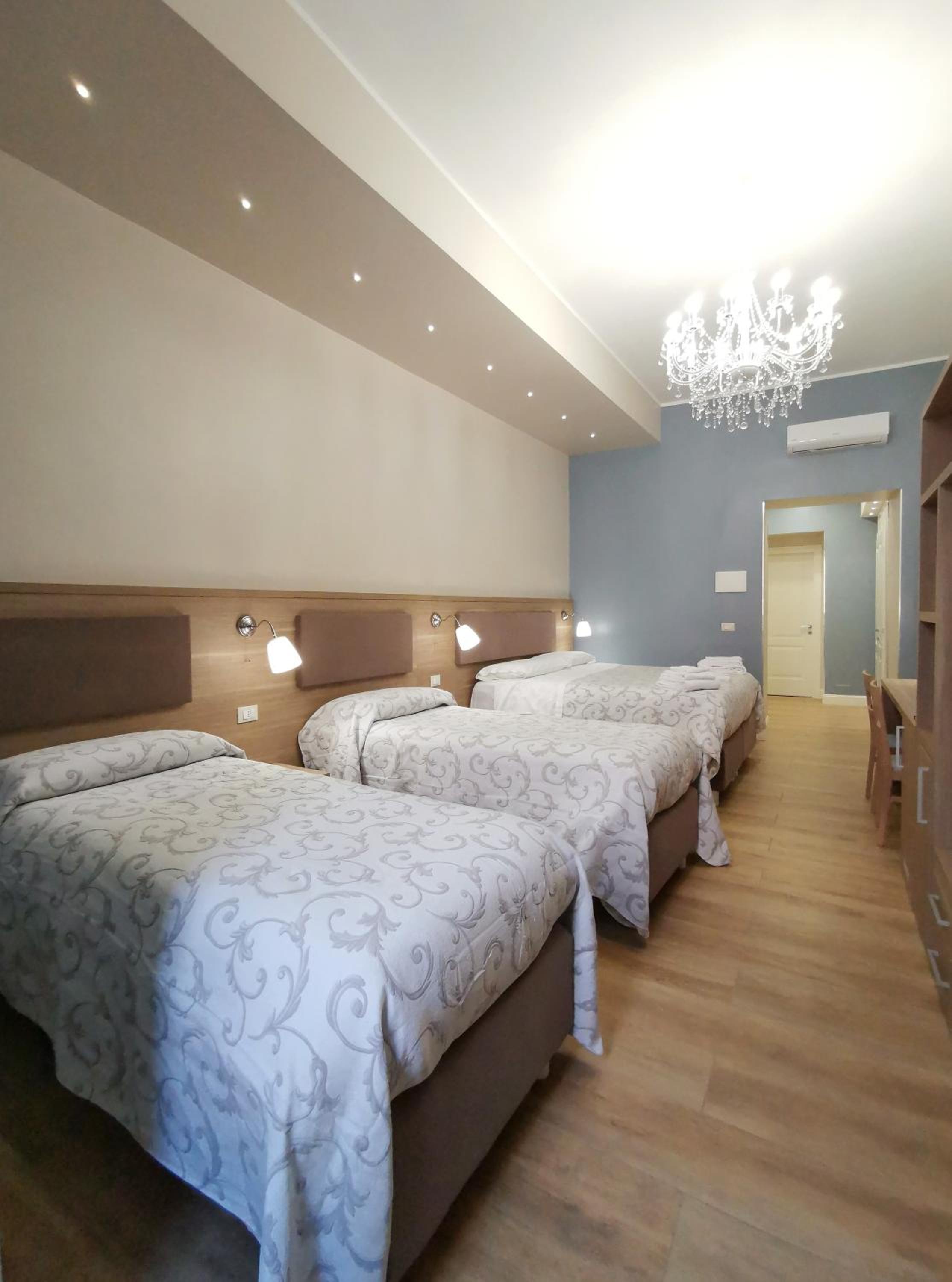 Comfort Quadruple Room - Photo 4