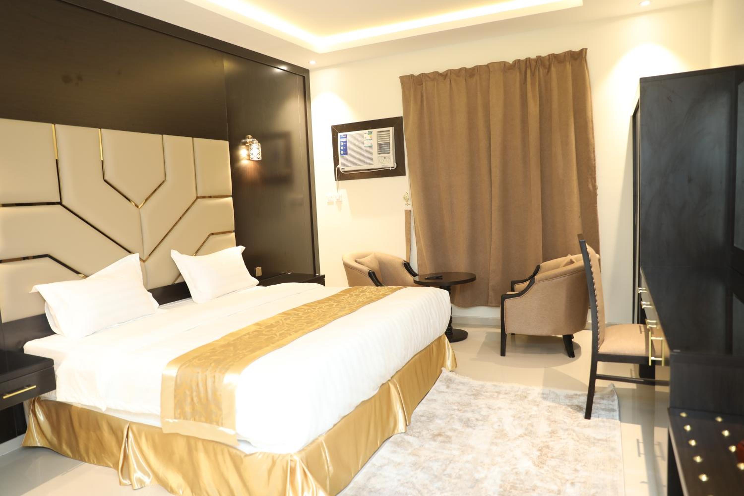 Deluxe Double Room photo 2