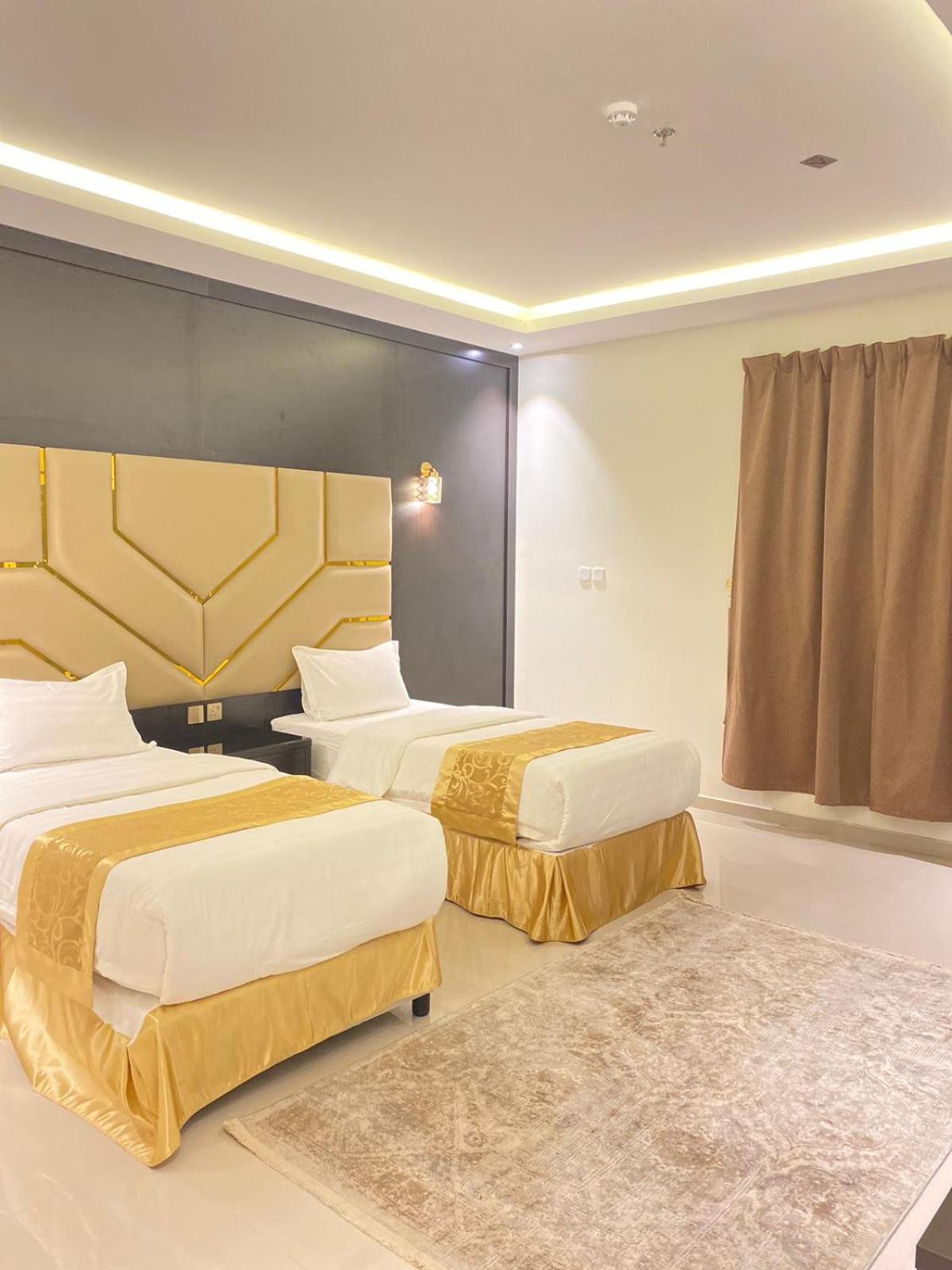 Twin Room with Private Bathroom photo 3