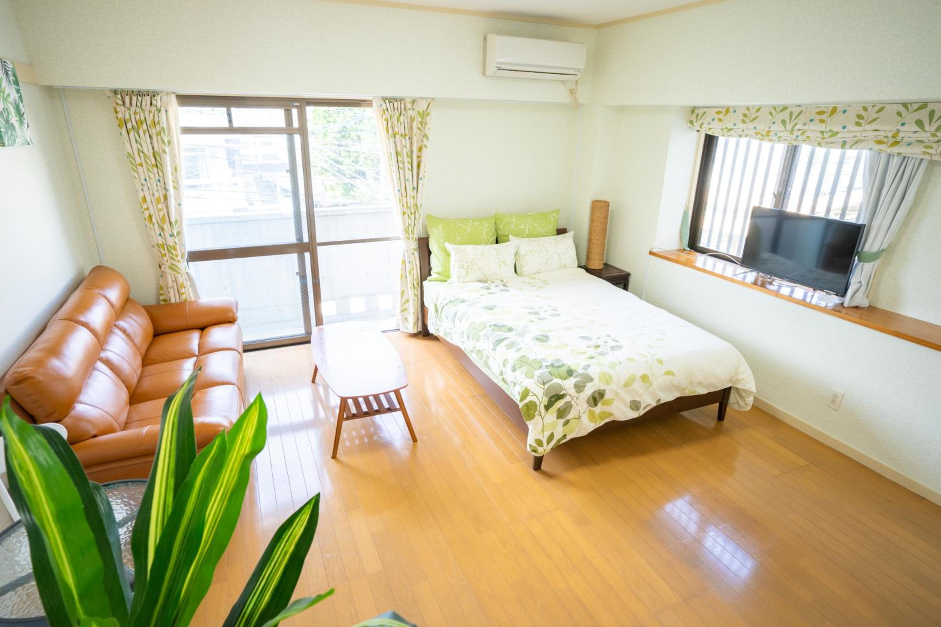 One-Bedroom Apartment photo 1