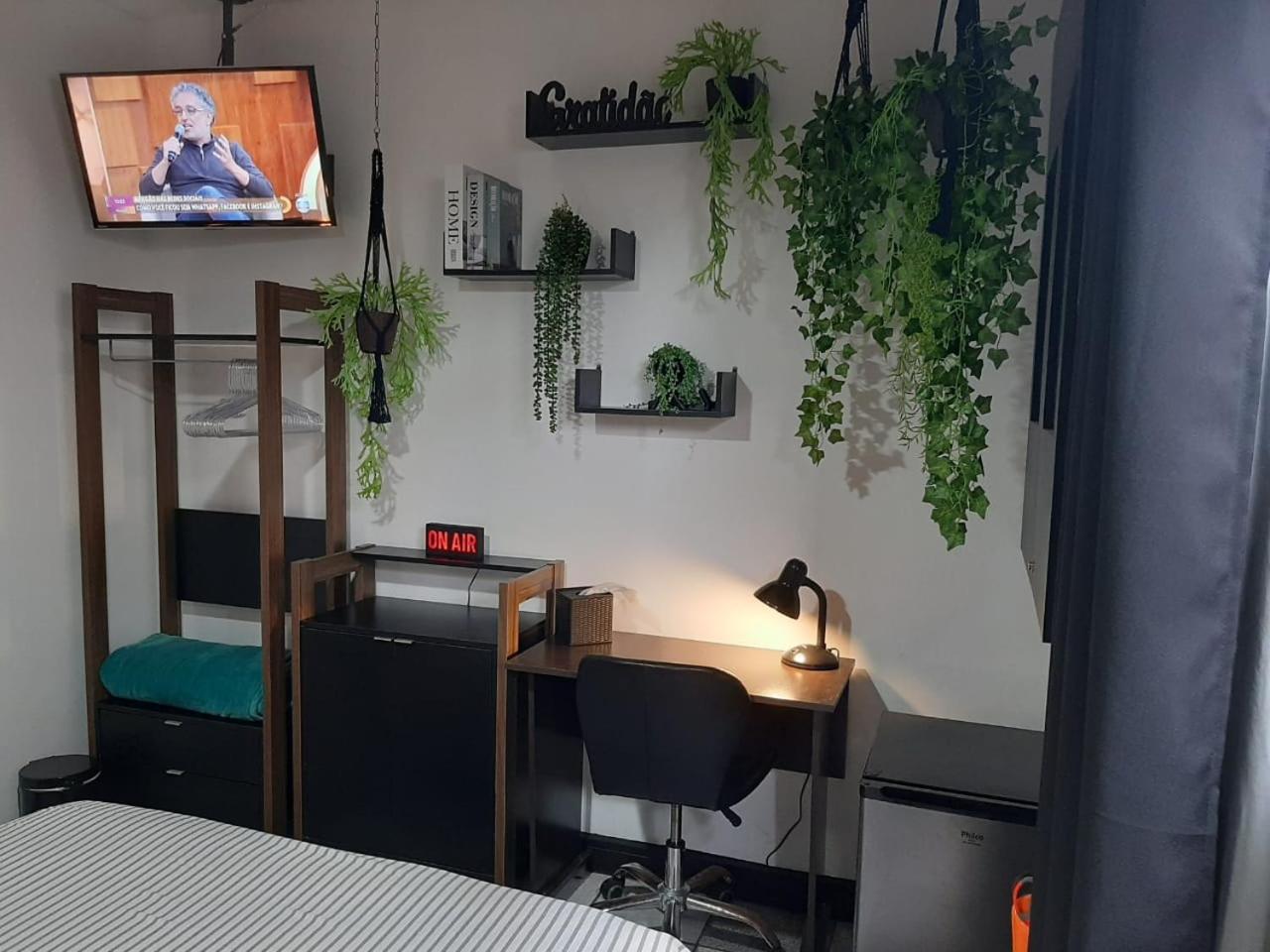 Budget Double Room - Photo 10