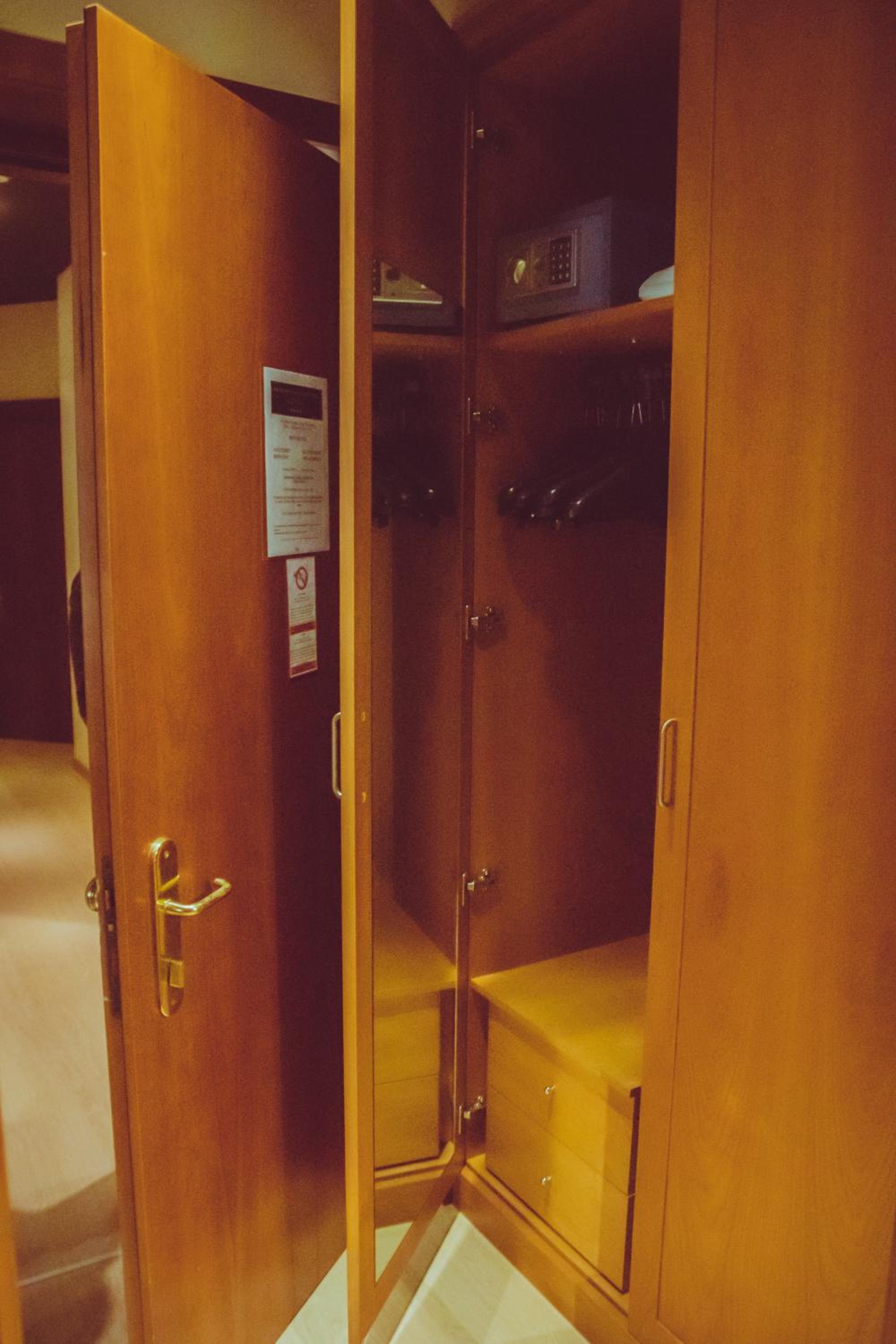 Standard Double or Twin Room - Photo 1
