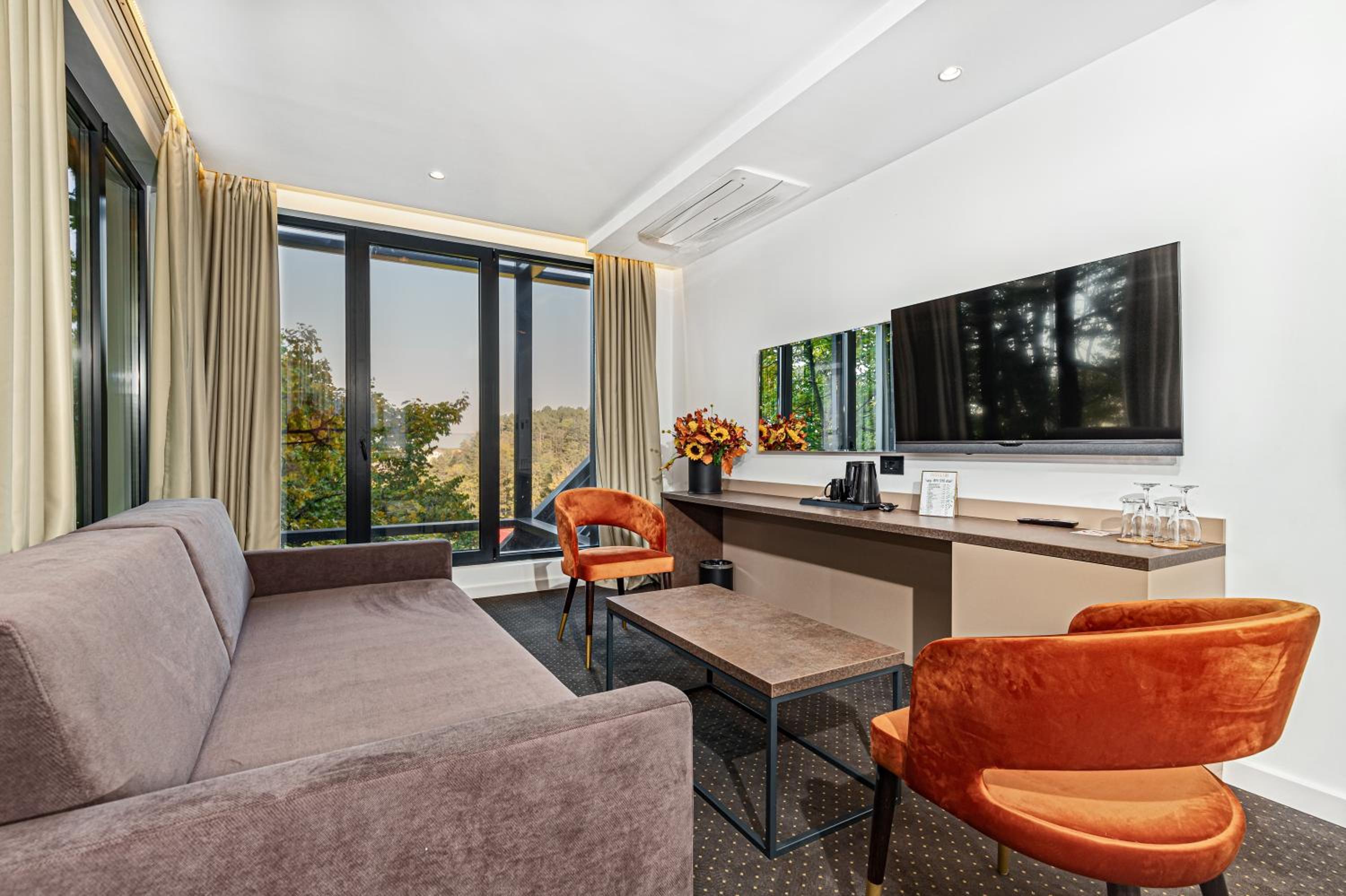 Superior Quadruple Room - Photo 9