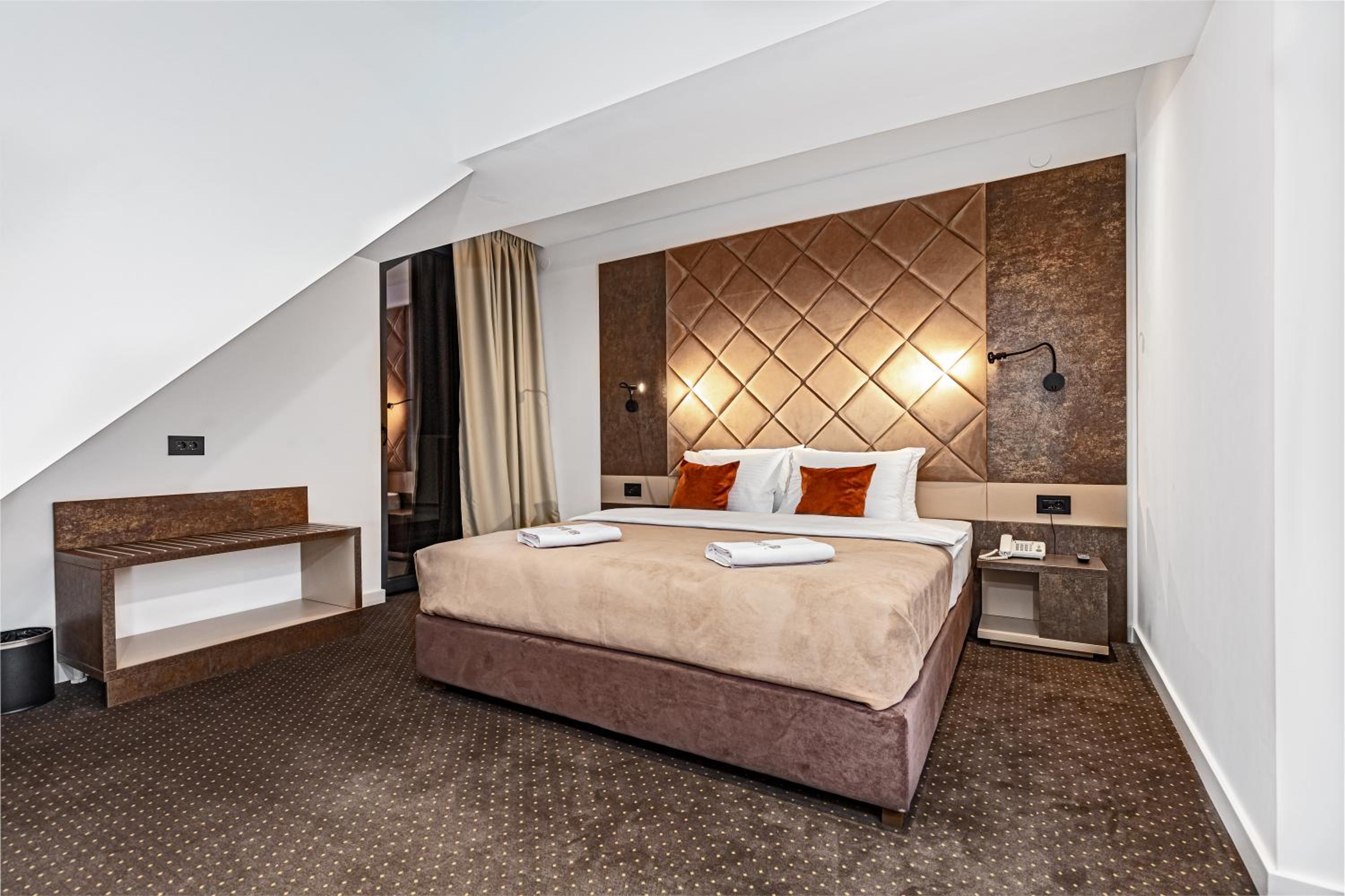Superior Quadruple Room - Photo 6