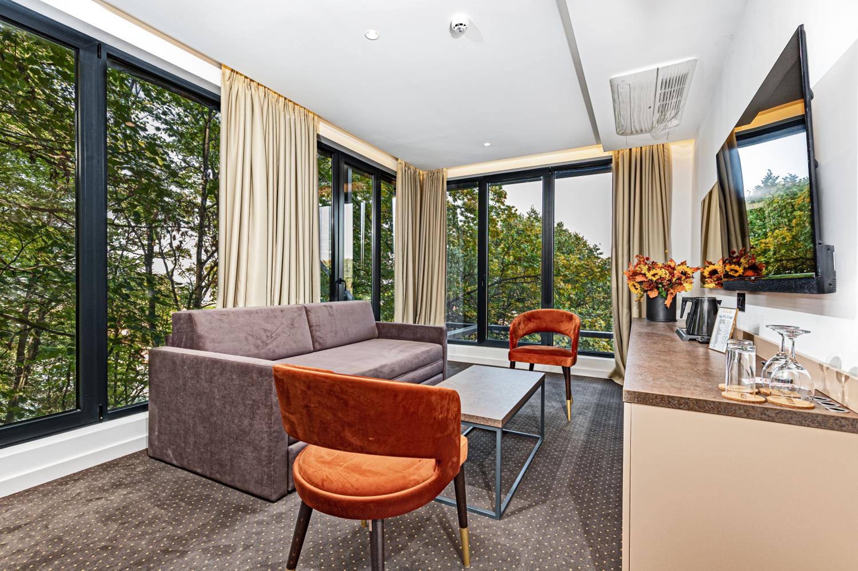 Superior Quadruple Room - Photo 1