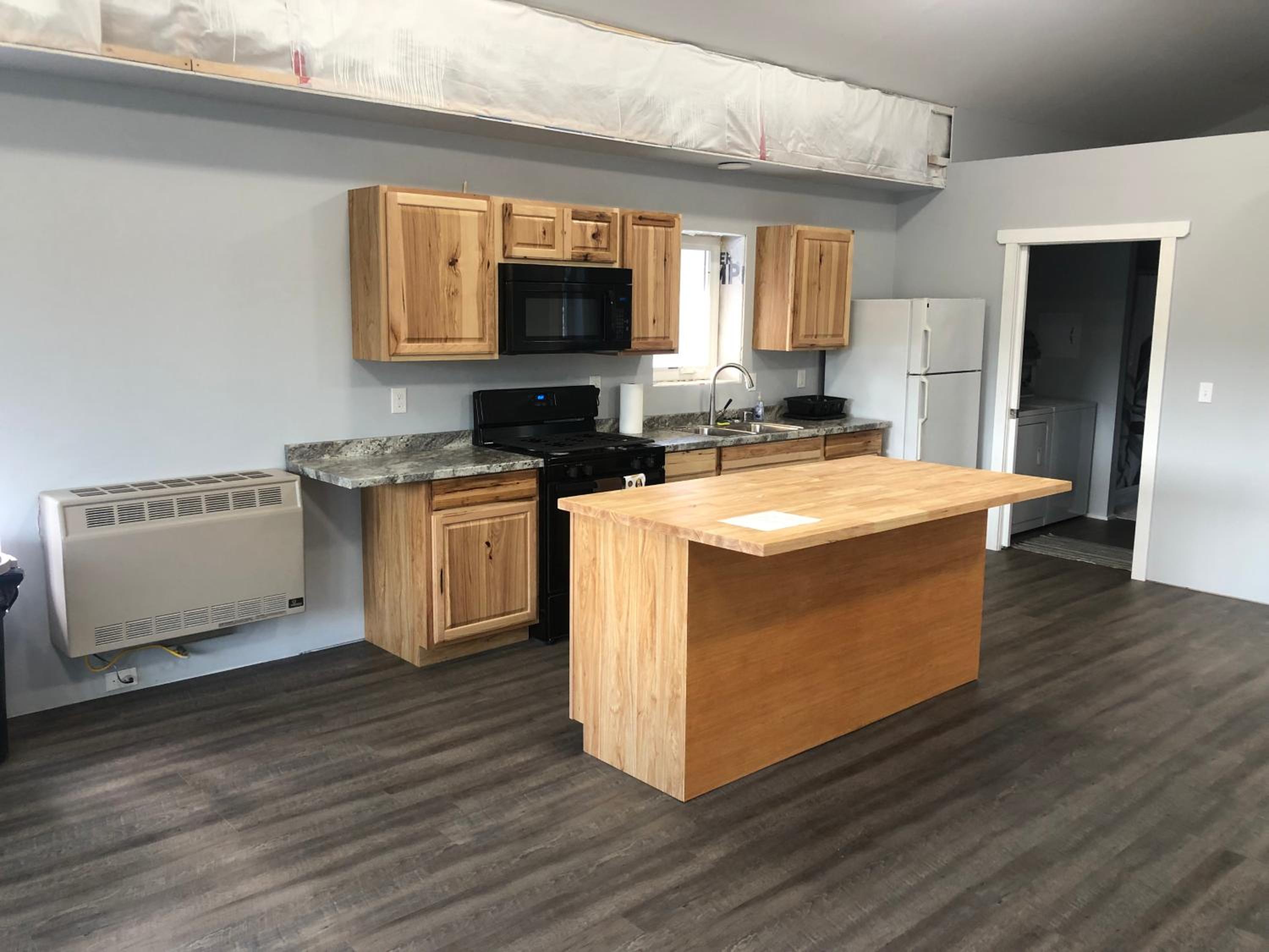 Apartment with Mountain View - Photo 6