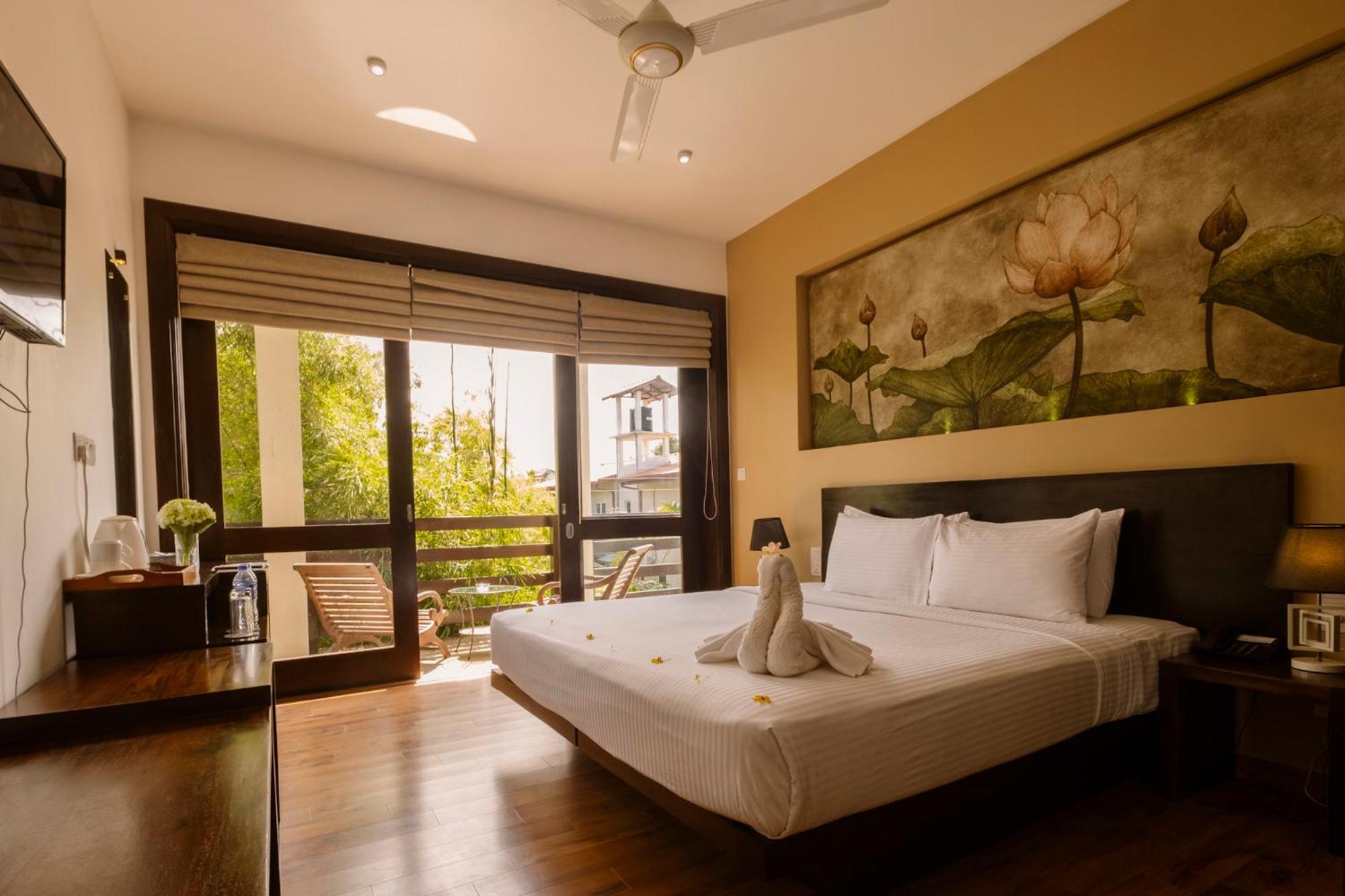 Deluxe Double or Twin Room with Balcony (Free Airport Pick-up OR Drop-off & 10% off Spa from 10 AM to 3 PM)