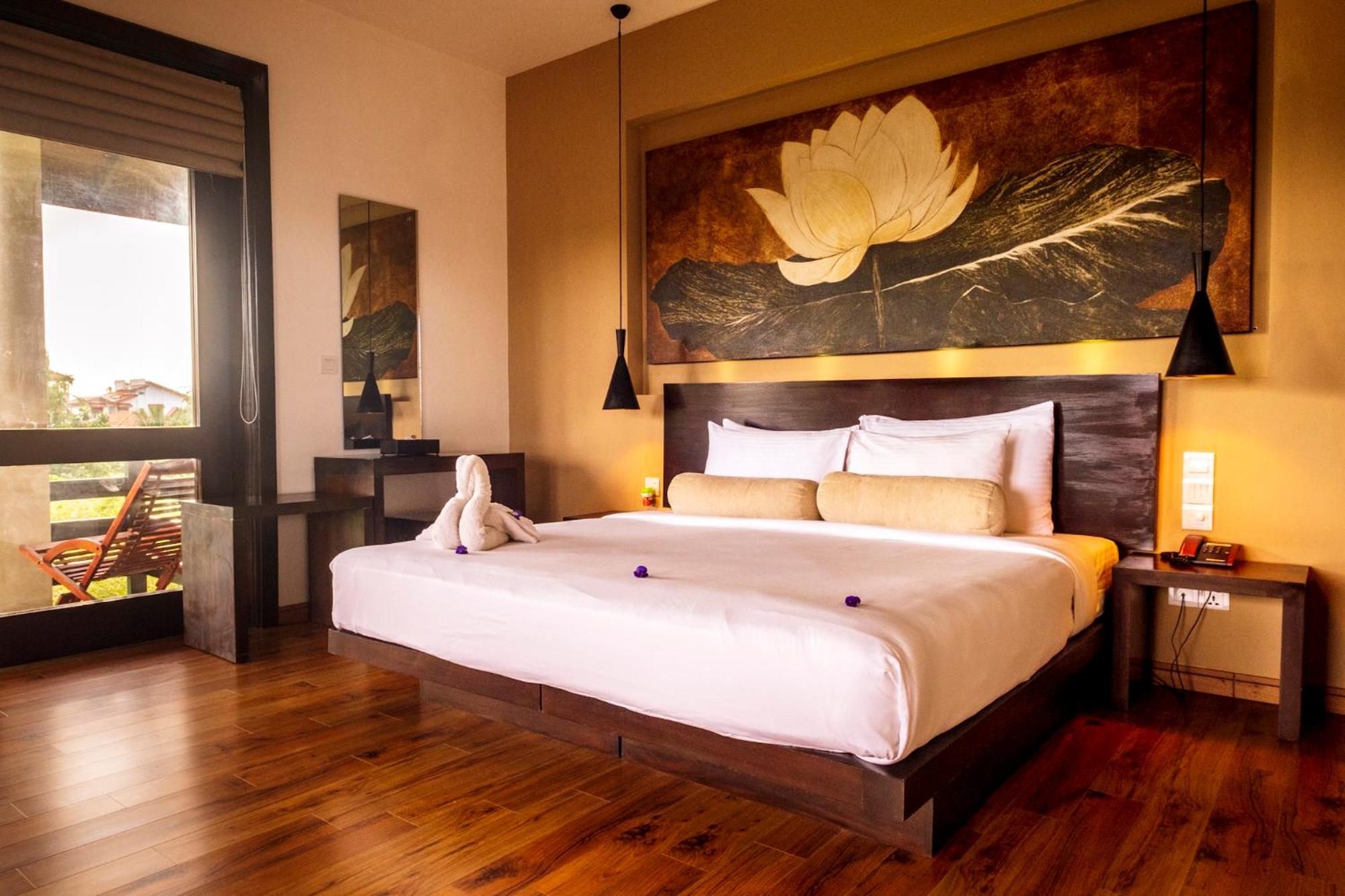 Suite with Private Terrace & Jacuzzi (Free Airport Pick-up OR Drop-off) photo 3